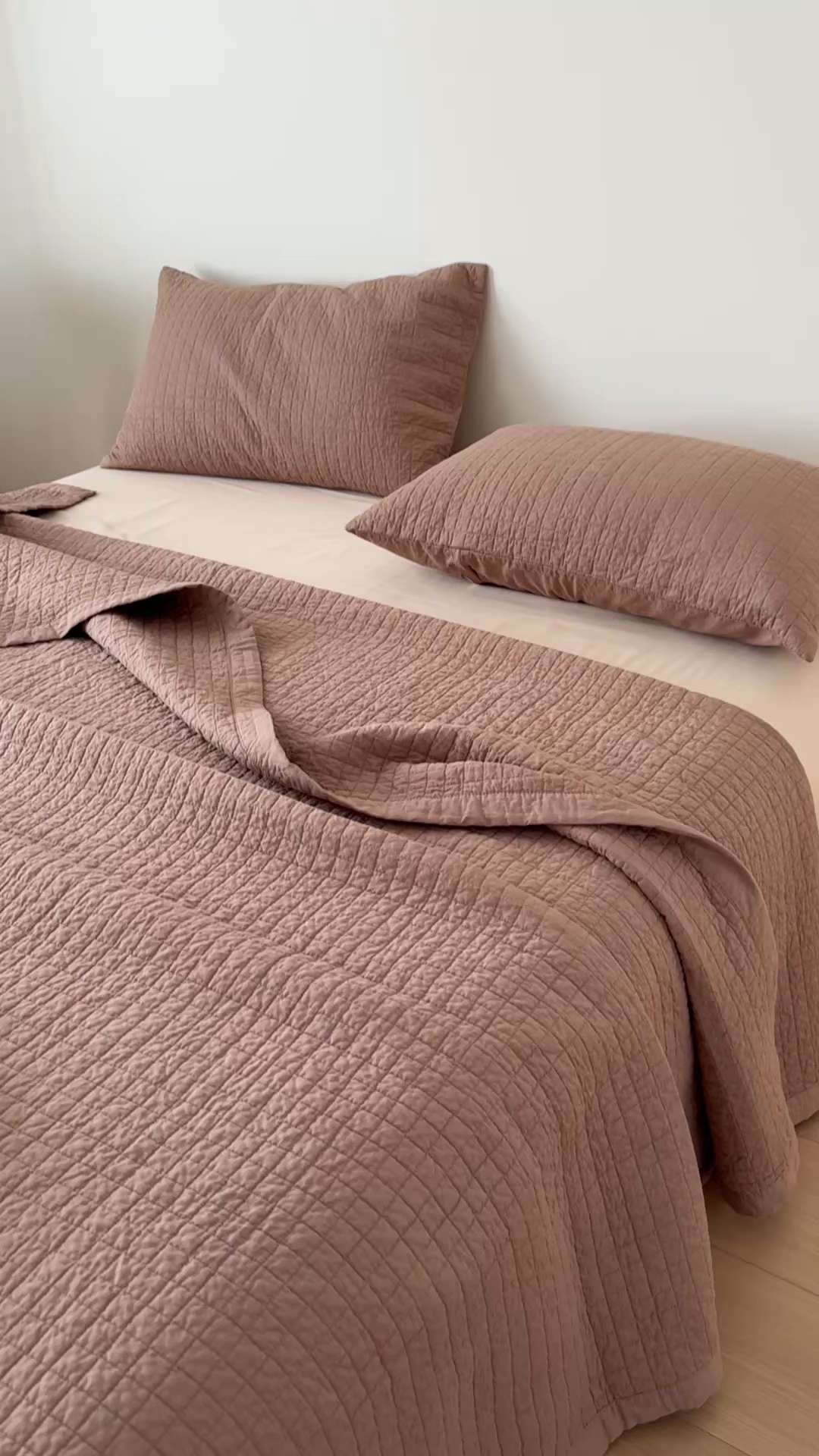 91家纺网 家纺一手货源 找家纺 床盖工厂店 2026新款双面全棉填充棉花面包格床盖三件套 面包格-深咖