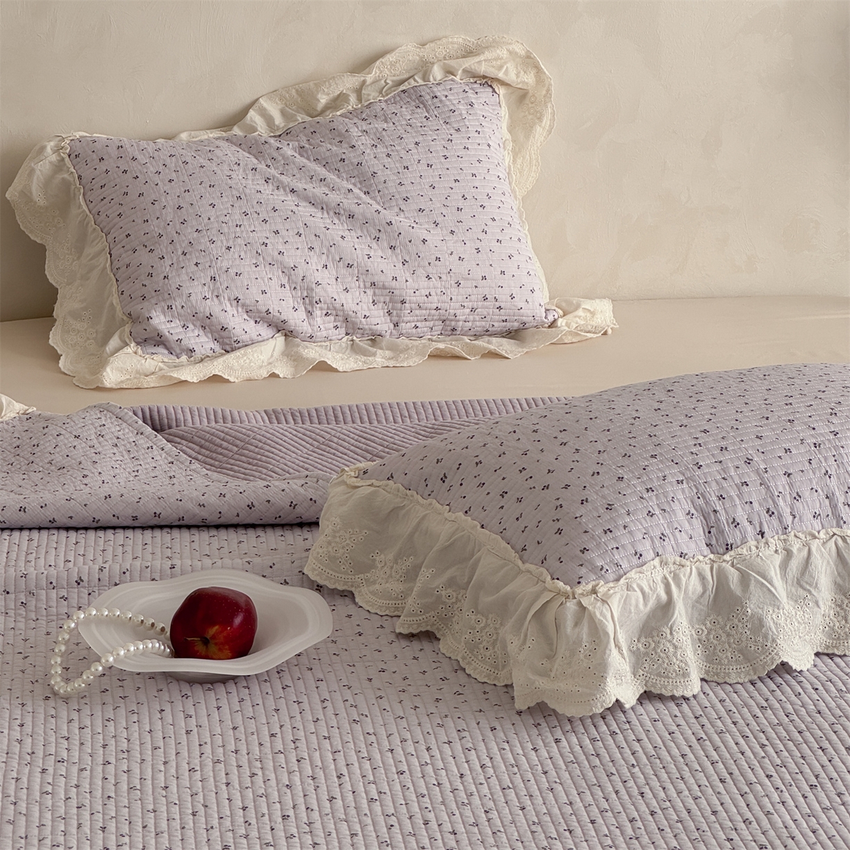 91家纺网 家纺一手货源 找家纺 床盖工厂店 2026新款韩式田园小碎花系双面全棉花边床盖三件套 樱桃果冻