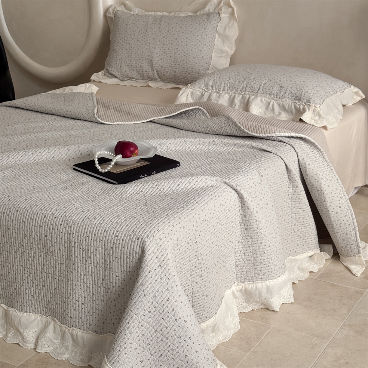 91家纺网 家纺一手货源 找家纺 床盖工厂店 2026新款韩式田园小碎花系双面全棉花边床盖三件套 喜时一咖