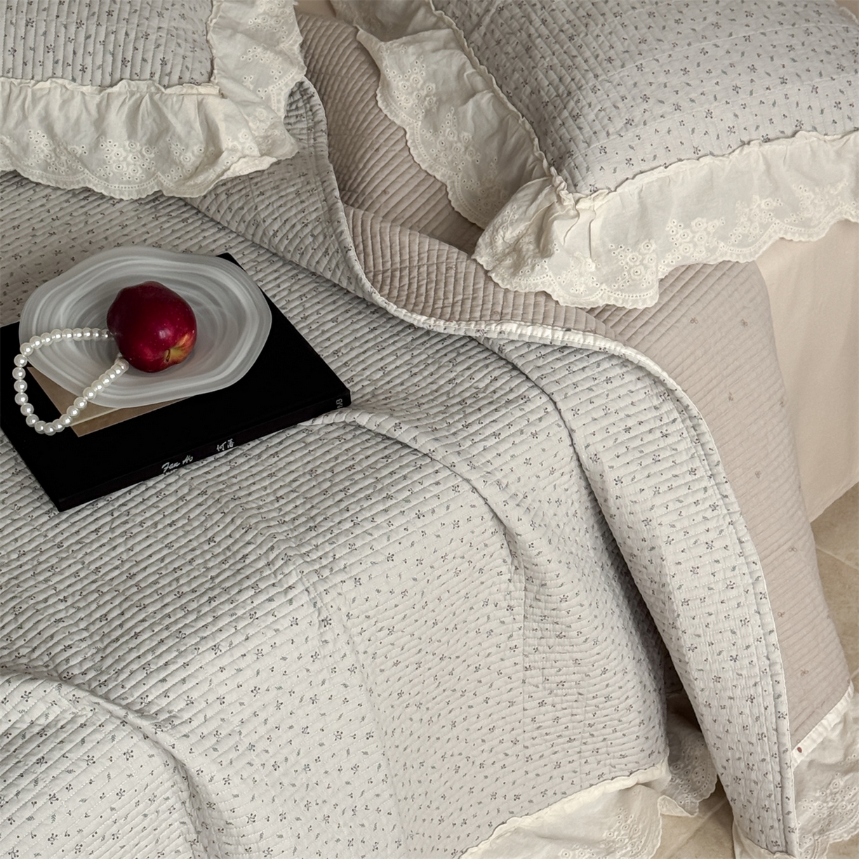 91家纺网 家纺一手货源 找家纺 床盖工厂店 2026新款韩式田园小碎花系双面全棉花边床盖三件套 喜时一咖