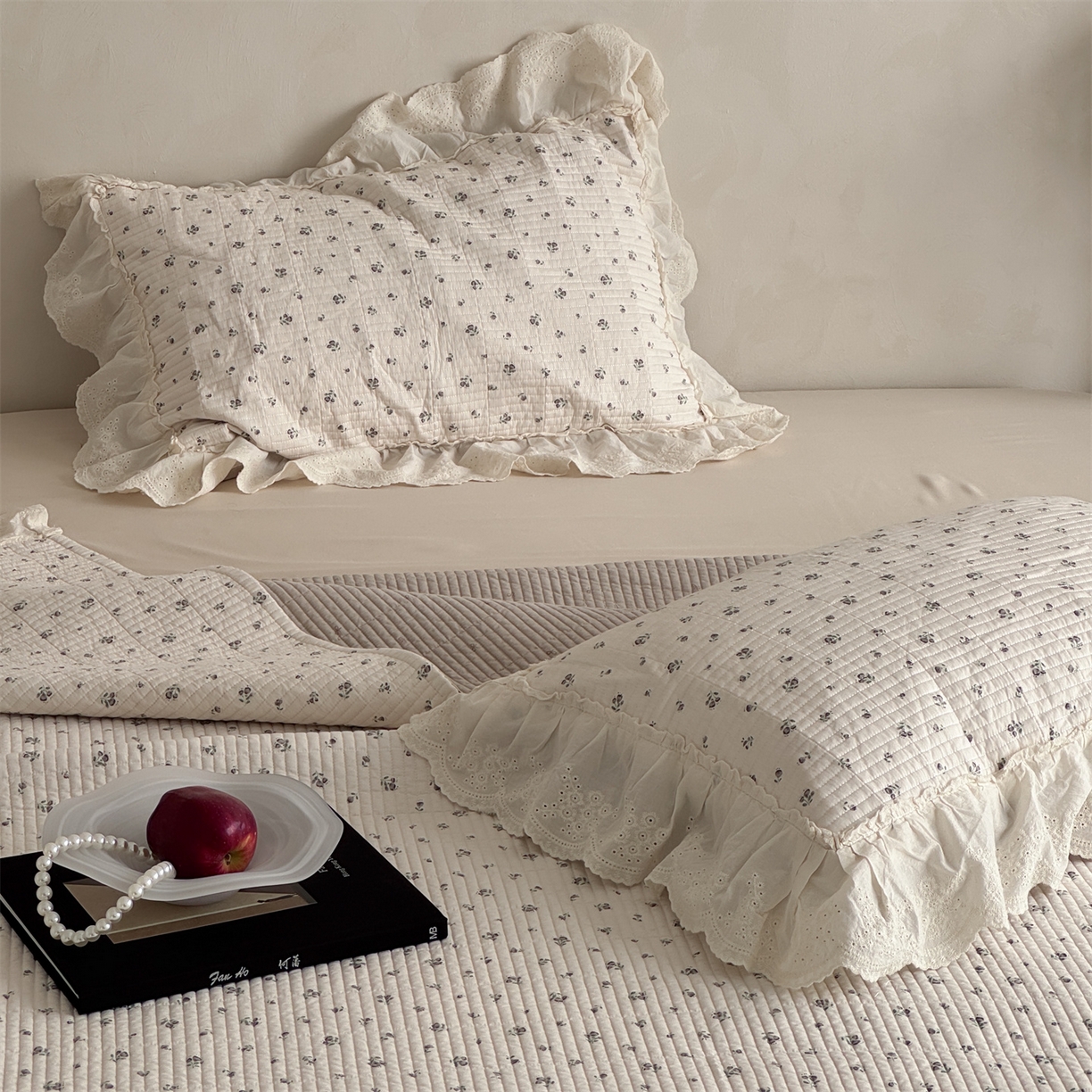 91家纺网 家纺一手货源 找家纺 床盖工厂店 2026新款韩式田园小碎花系双面全棉花边床盖三件套 桃幸一咖