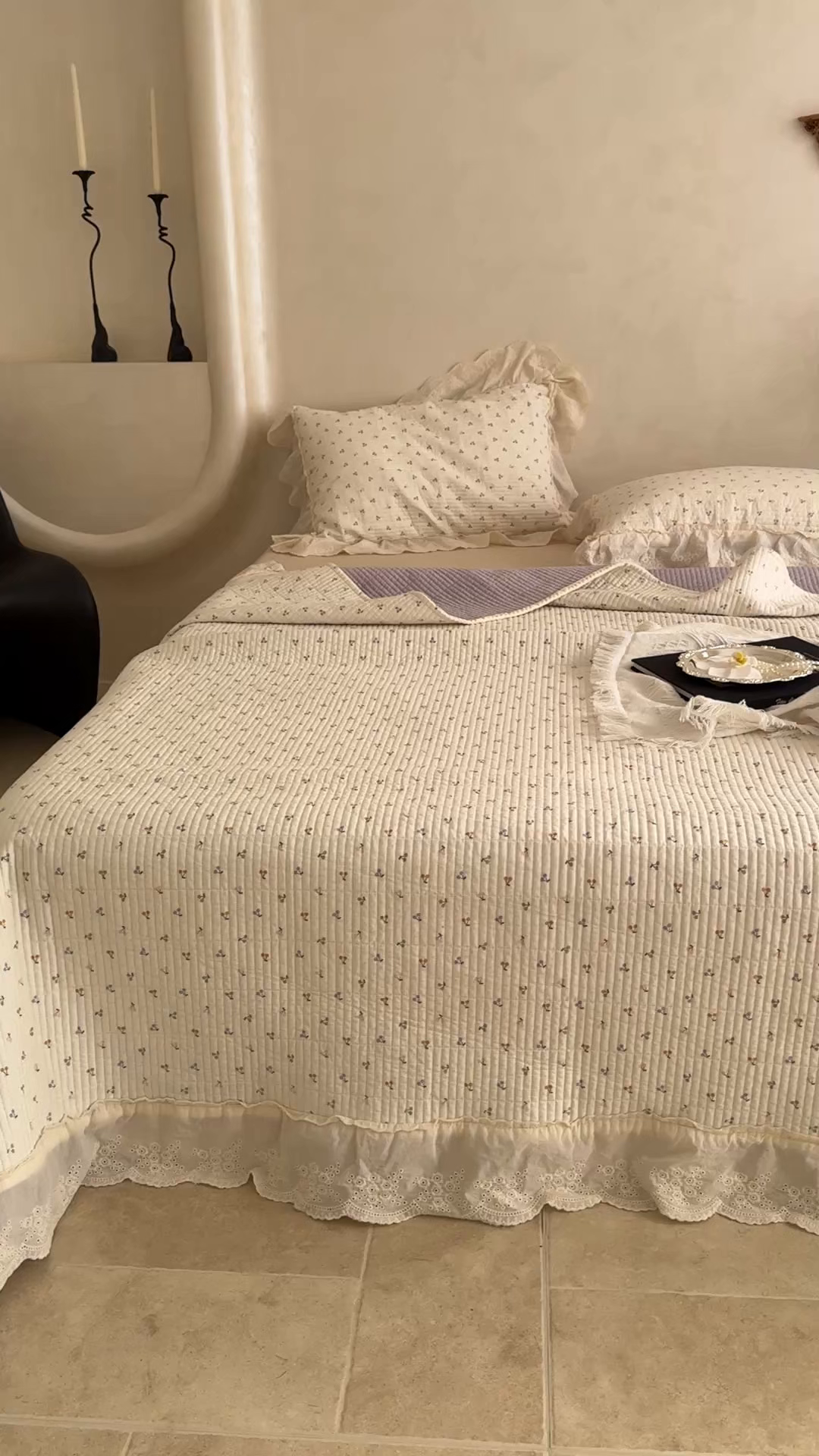 91家纺网 家纺一手货源 找家纺 床盖工厂店 2026新款韩式田园小碎花系双面全棉花边床盖三件套 缤纷樱桃