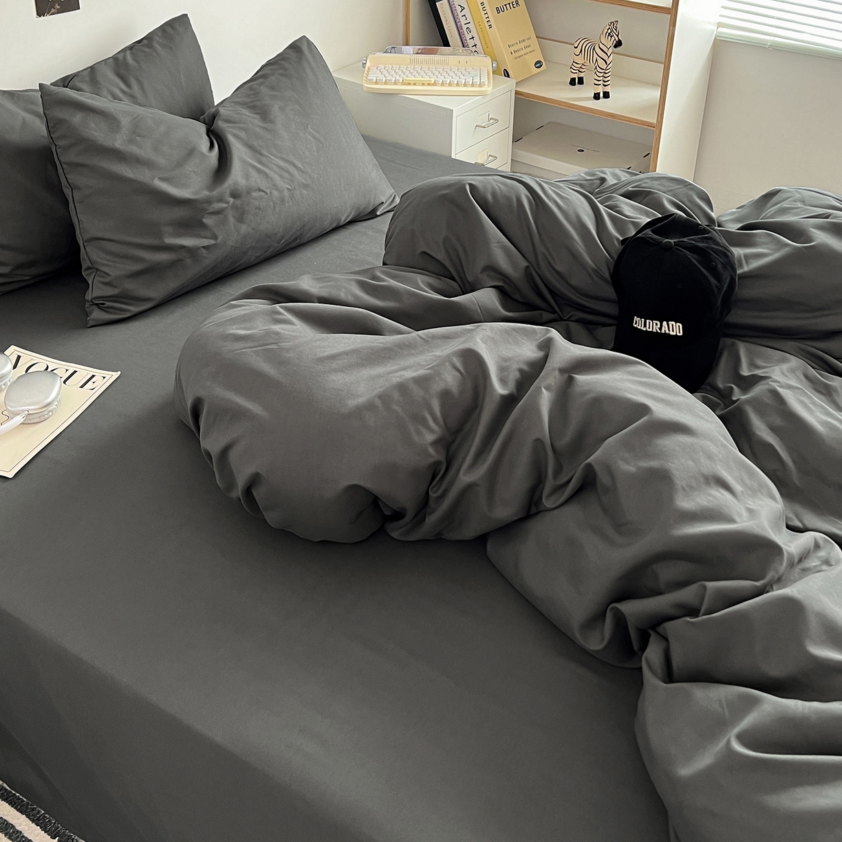 91家纺网 家纺一手货源 找家纺 卡斯诺家纺馆 2026新款A类亲肤芦荟棉四件套 下载文件包含买家秀 深空灰调