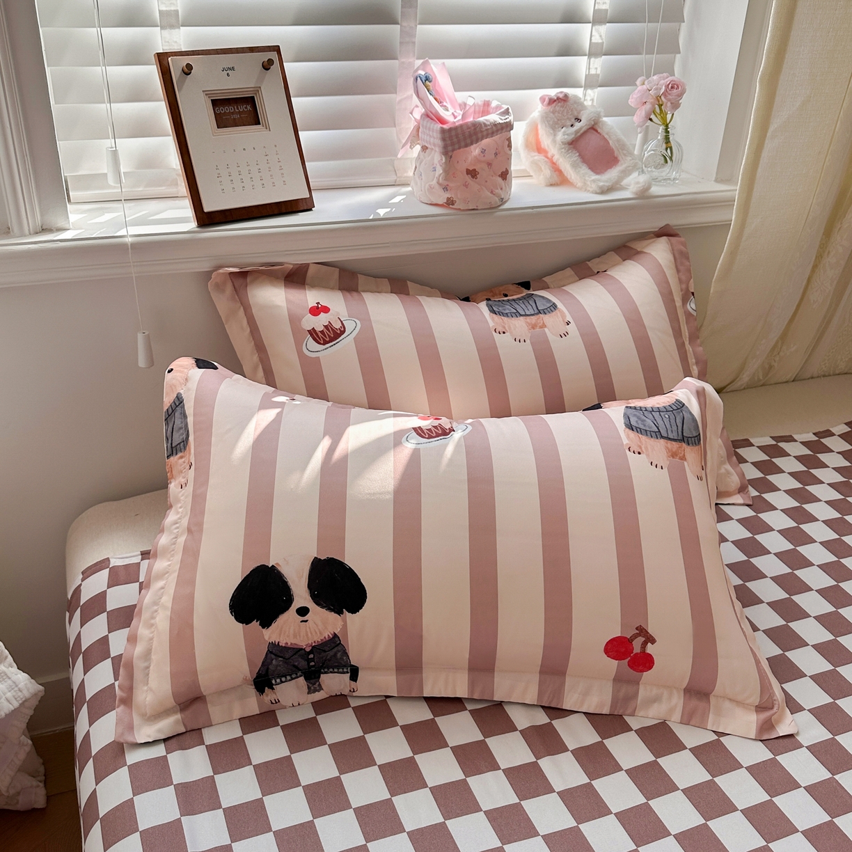 91家纺网 家纺一手货源 找家纺 卡斯诺家纺馆 2026新款A类亲肤芦荟棉四件套 下载文件包含买家秀 奶咖萌犬