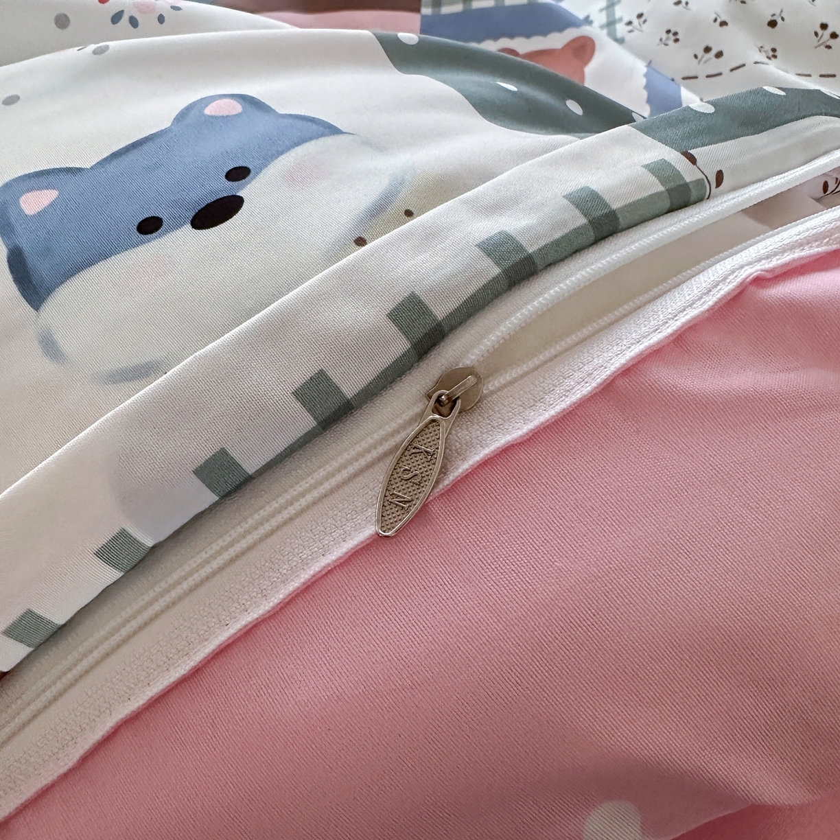 91家纺网 家纺一手货源 找家纺 卡斯诺家纺馆 2026新款A类亲肤芦荟棉四件套 下载文件包含买家秀 月光花宠