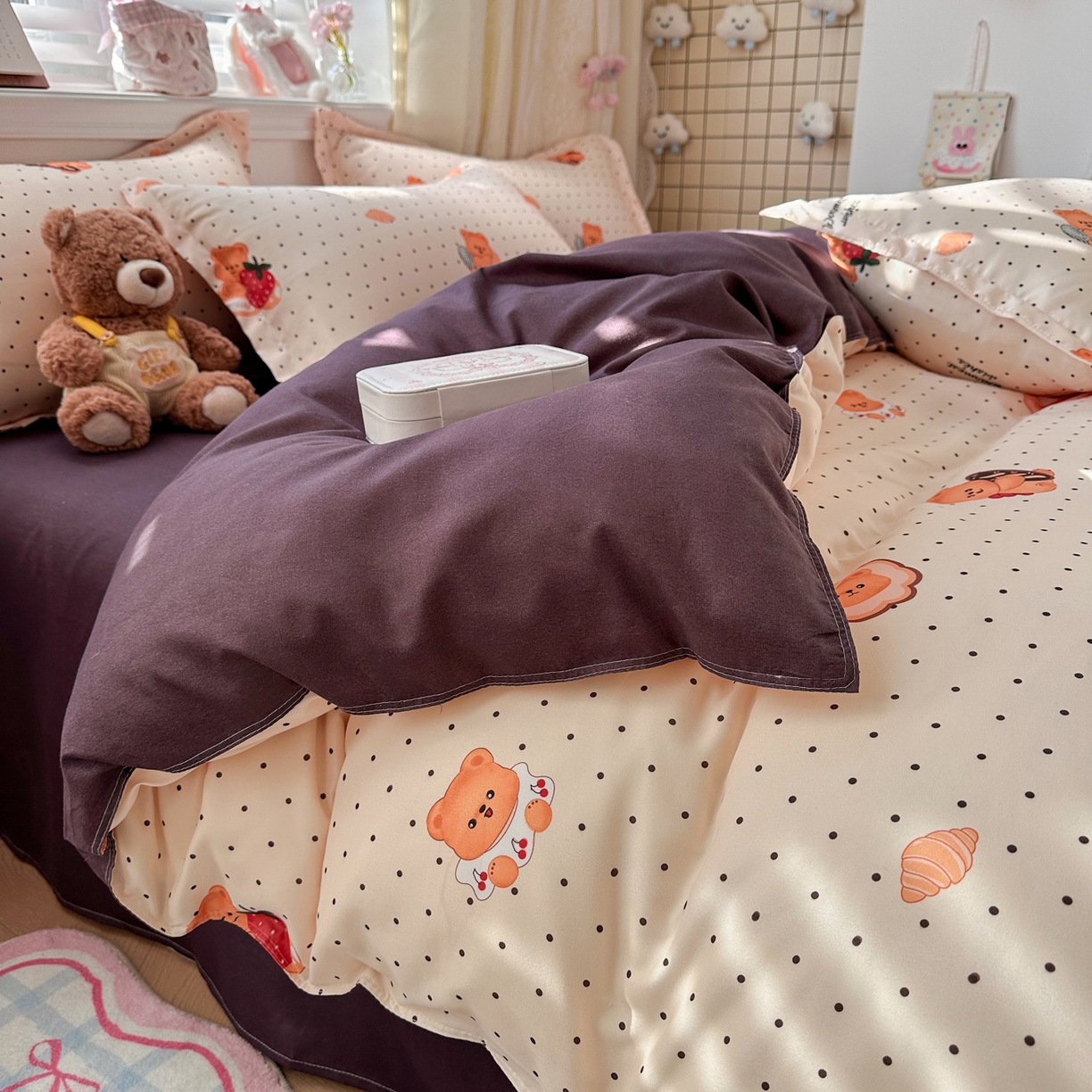 91家纺网 家纺一手货源 找家纺 卡斯诺家纺馆 2026新款A类亲肤芦荟棉四件套 下载文件包含买家秀 熊崽甜莓