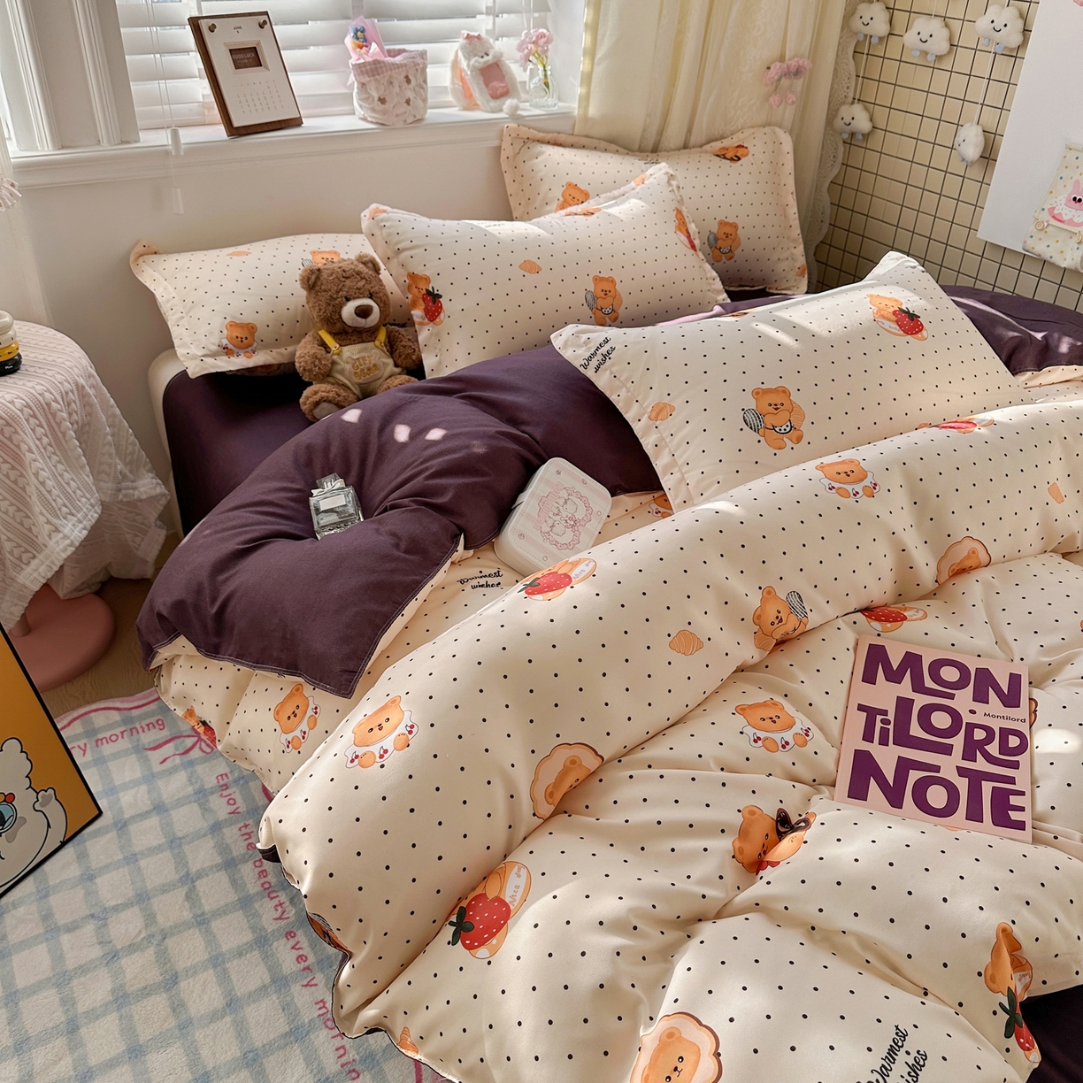 91家纺网 家纺一手货源 找家纺 卡斯诺家纺馆 2026新款A类亲肤芦荟棉四件套 下载文件包含买家秀 熊崽甜莓