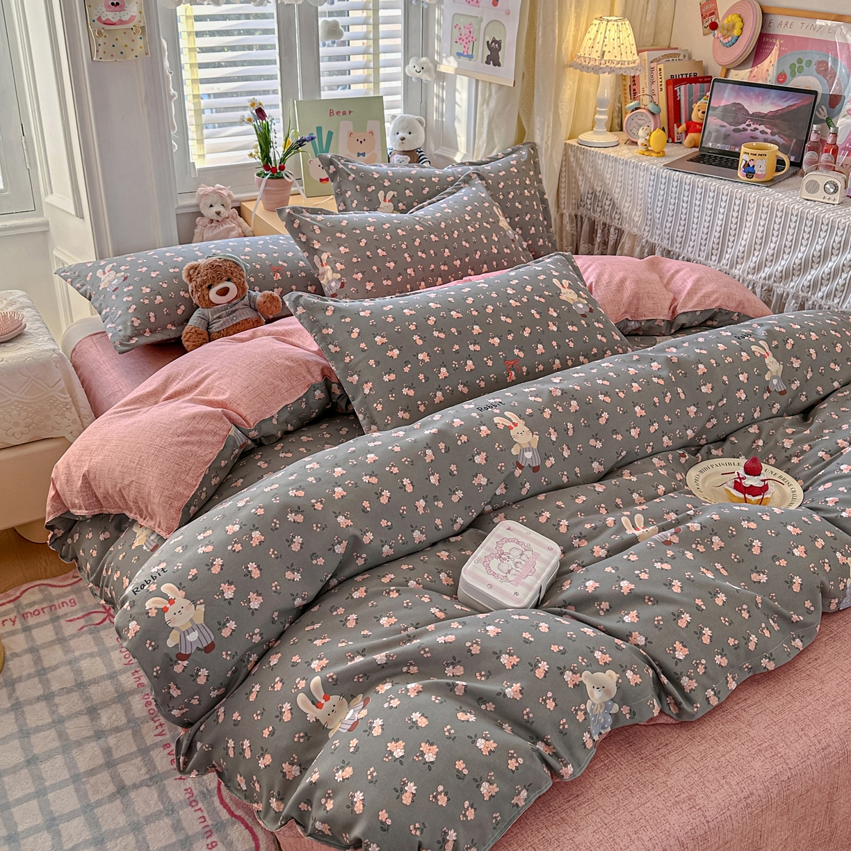 91家纺网 家纺一手货源 找家纺 卡斯诺家纺馆 2026新款A类亲肤芦荟棉四件套 下载文件包含买家秀 朦胧花兔