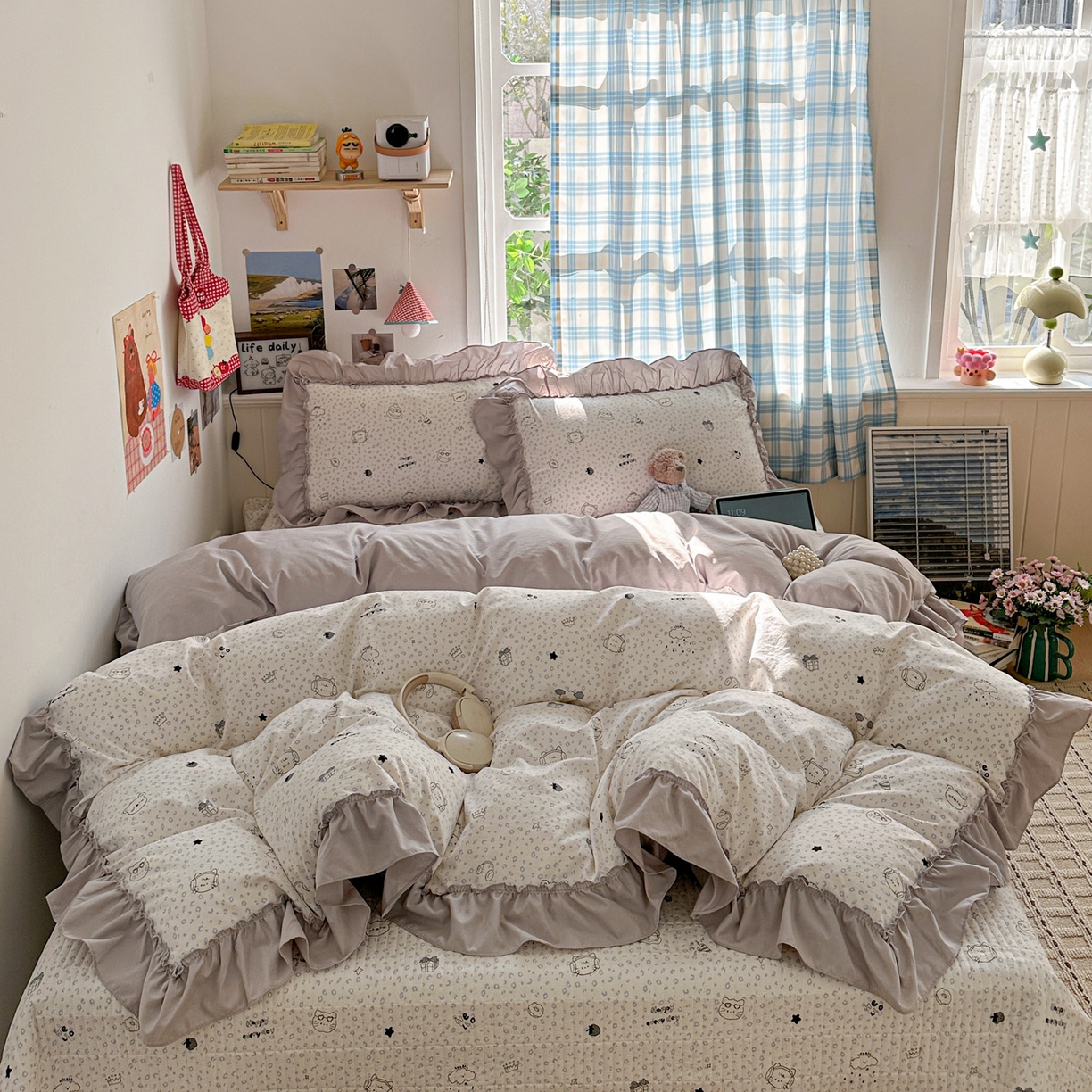 91家纺网 家纺一手货源 找家纺 富米莱（原臻工厂） 2026春夏新款仿棉A类韩系大花边床盖床裙四件套 耳机猫猫