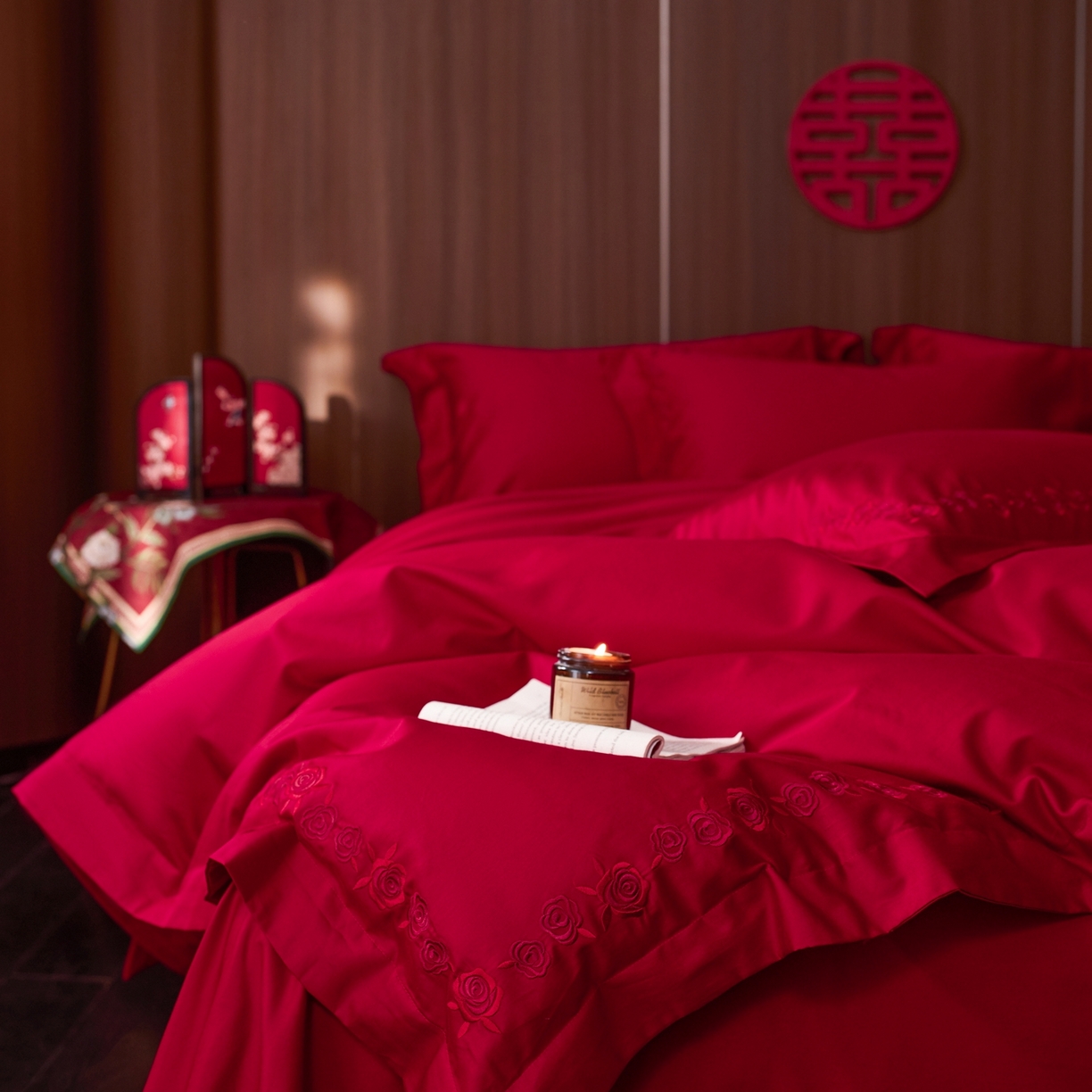 91家纺网 家纺一手货源 找家纺 （总）初拾 2026新款贡缎全棉纯棉红色提花简约婚庆四件套—一眼万年
