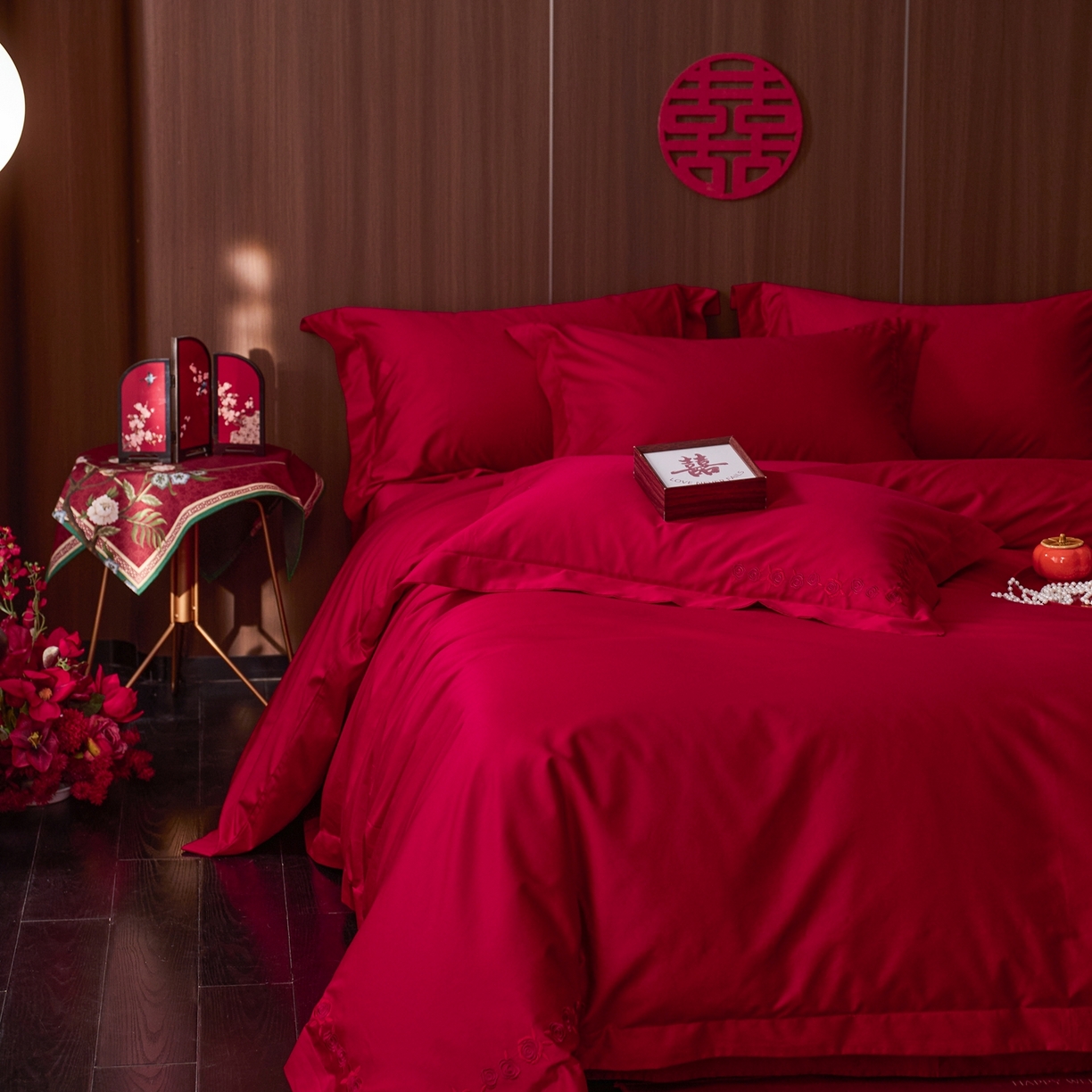 91家纺网 家纺一手货源 找家纺 （总）初拾 2026新款贡缎全棉纯棉红色提花简约婚庆四件套—一眼万年