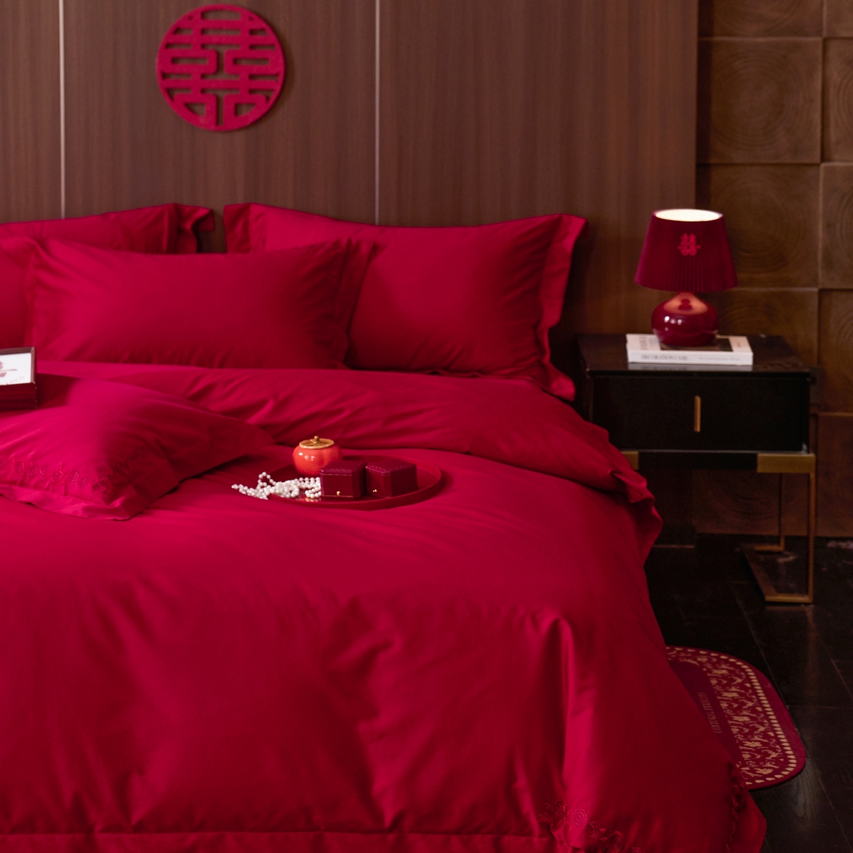 91家纺网 家纺一手货源 找家纺 （总）初拾 2026新款贡缎全棉纯棉红色提花简约婚庆四件套—一眼万年