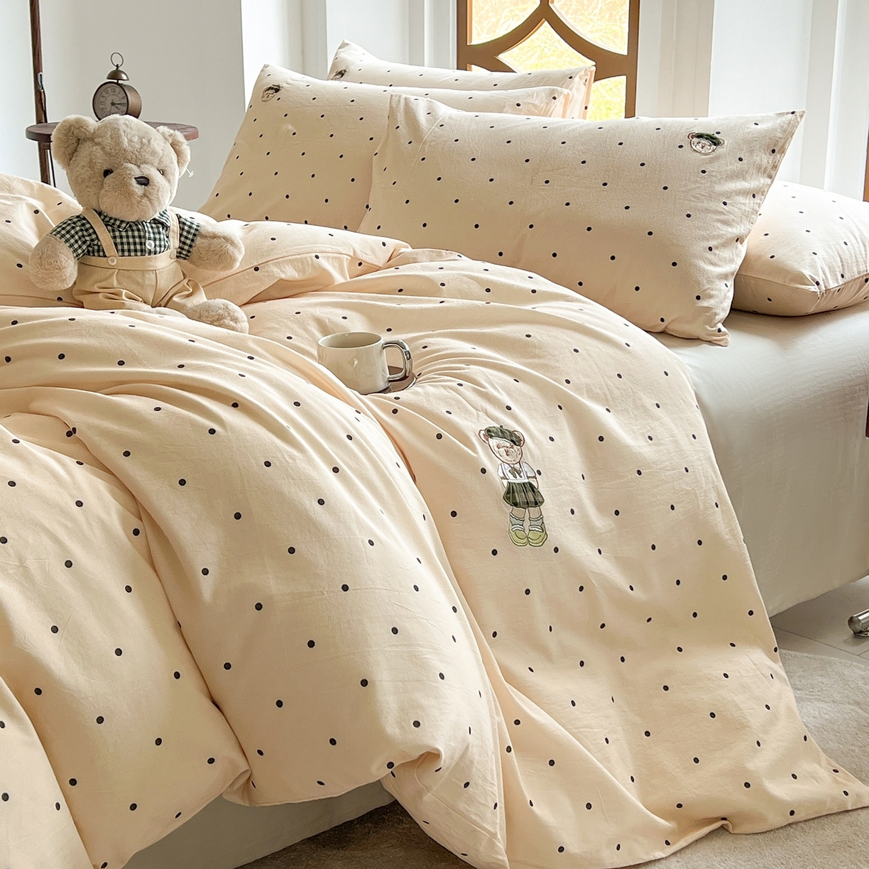 91家纺网 家纺一手货源 找家纺 （总）欣晴家纺 2026新款软糯云朵棉水洗棉刺绣三件套四件套嘟嘟小熊系列（风格1）