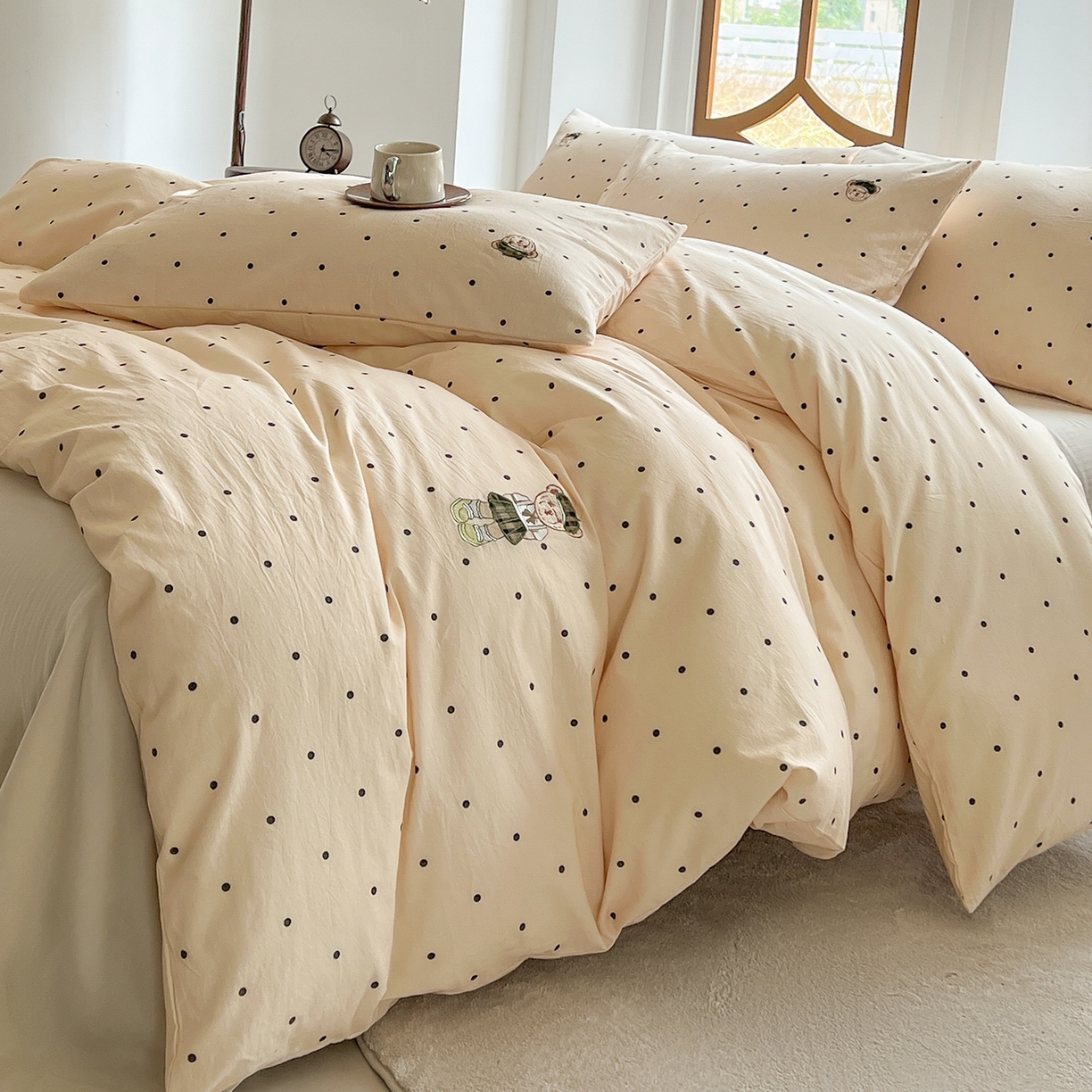 91家纺网 家纺一手货源 找家纺 欣晴家纺 2026新款软糯云朵棉水洗棉刺绣三件套四件套嘟嘟小熊系列（风格1） 尘香