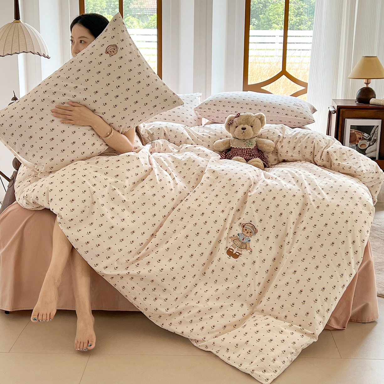 91家纺网 家纺一手货源 找家纺 欣晴家纺 2026新款软糯云朵棉水洗棉刺绣三件套四件套嘟嘟小熊系列（风格1） 晴语