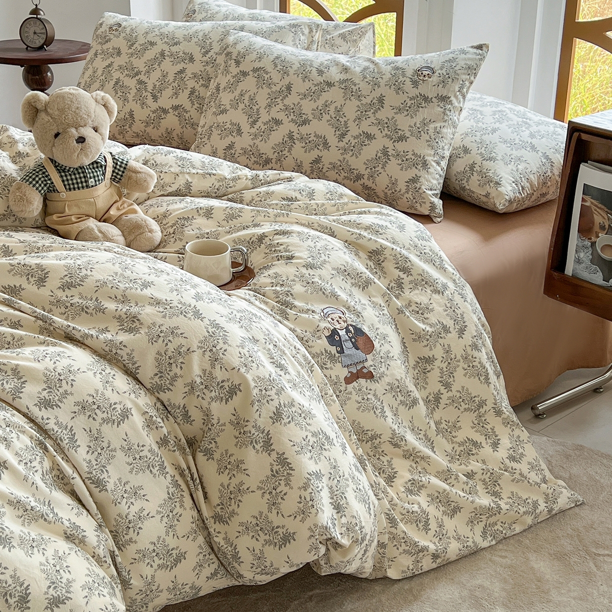 欣晴家纺 2026新款软糯云朵棉水洗棉刺绣三件套四件套嘟嘟小熊系列（风格1） 芳华