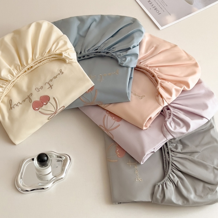 91家纺网 家纺一手货源 找家纺 （总）席世家 2026新款柔软亲肤可水洗樱桃刺绣全棉纯棉单品床笠单件床笠