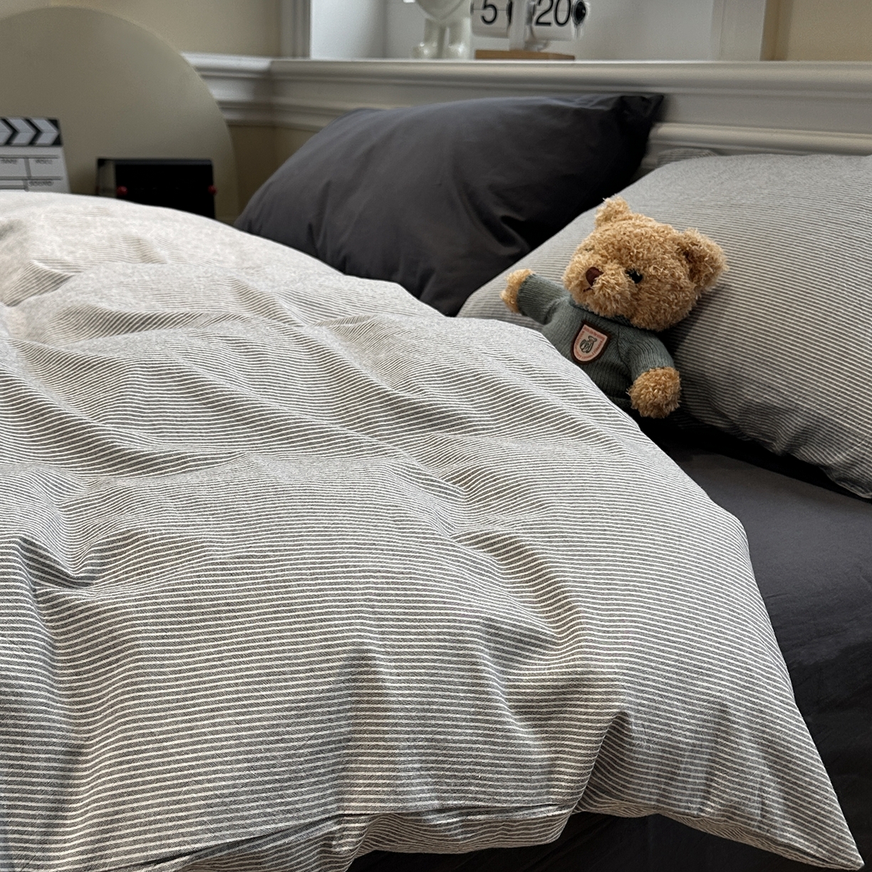 91家纺网 家纺一手货源 找家纺 欣晴家纺 2026新款软糯水洗棉条格无印宜家风混搭系列被套单件单品被套 混搭灰条