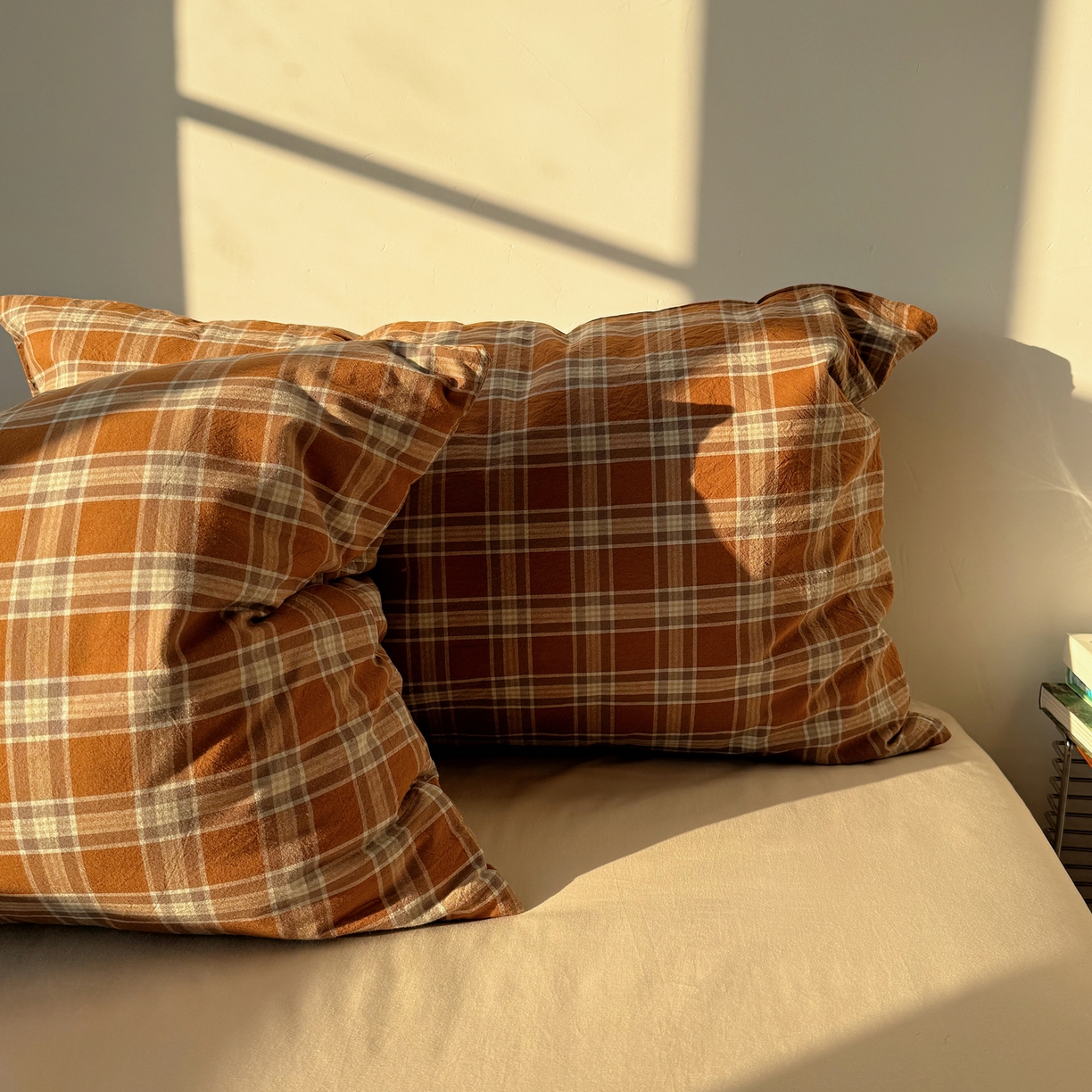 91家纺网 家纺一手货源 找家纺 六巷胡同 2026新款INS博主风A类全棉纯棉色织水洗棉格子四件套 川奈-咖格