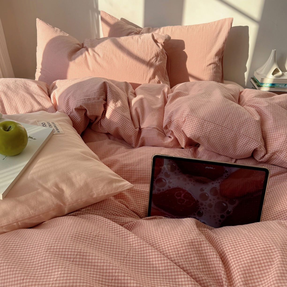 91家纺网 家纺一手货源 找家纺 六巷胡同 2026新款INS博主风A类全棉纯棉色织水洗棉格子四件套 觅影-粉格