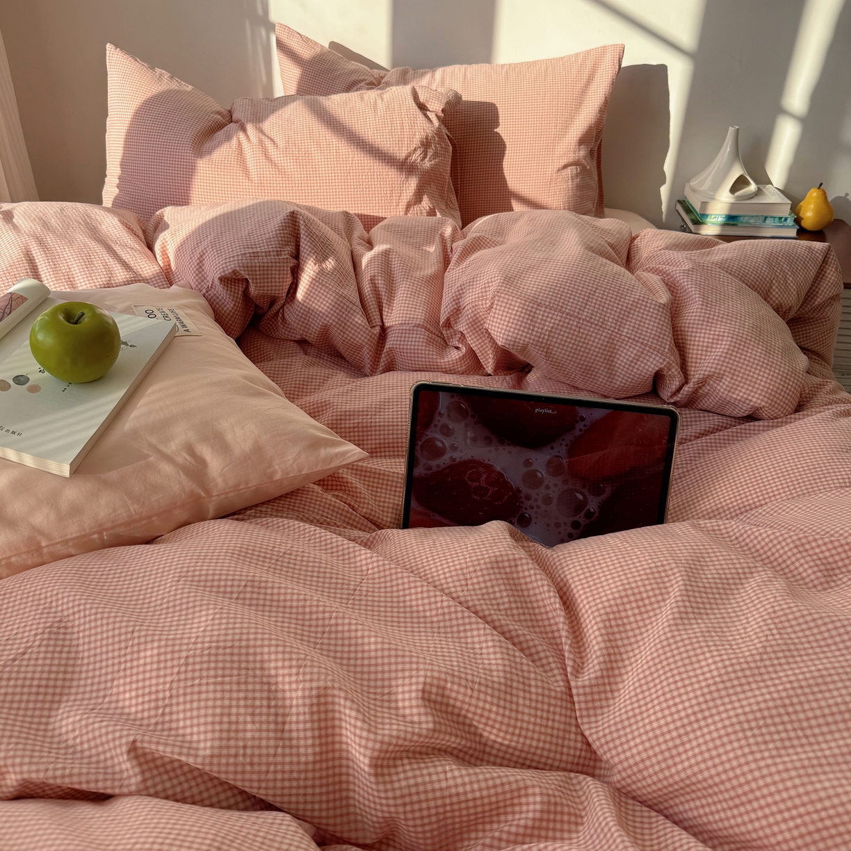 91家纺网 家纺一手货源 找家纺 六巷胡同 2026新款INS博主风A类全棉纯棉色织水洗棉格子四件套 觅影-粉格