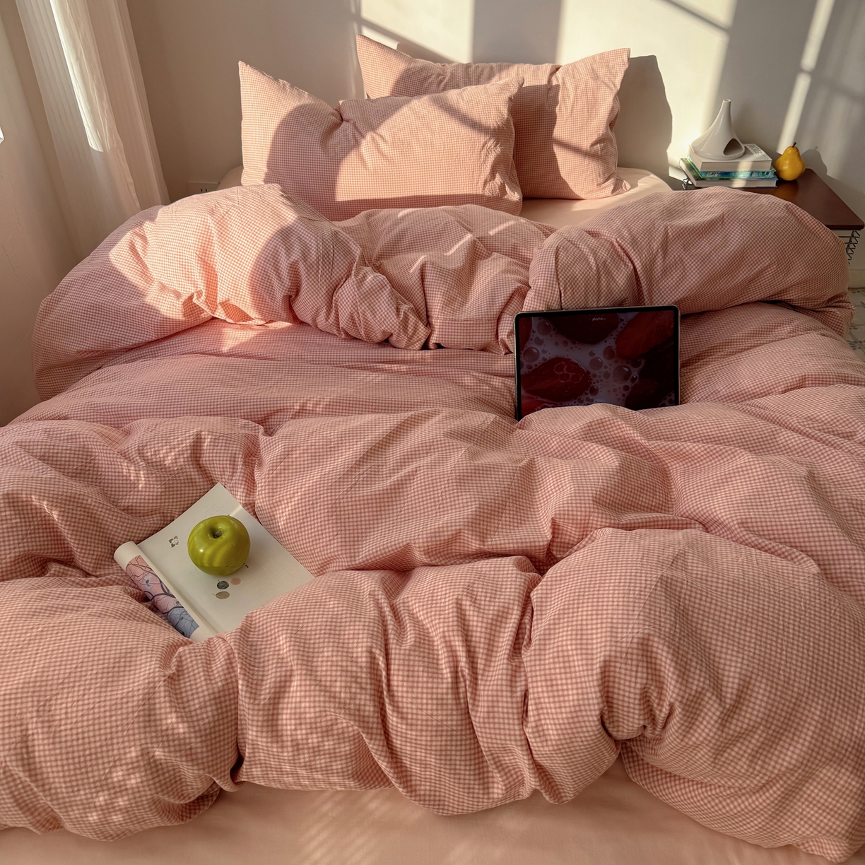 91家纺网 家纺一手货源 找家纺 六巷胡同 2026新款INS博主风A类全棉纯棉色织水洗棉格子四件套 觅影-粉格