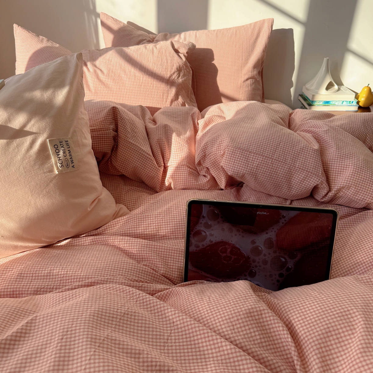 91家纺网 家纺一手货源 找家纺 六巷胡同 2026新款INS博主风A类全棉纯棉色织水洗棉格子四件套 觅影-粉格