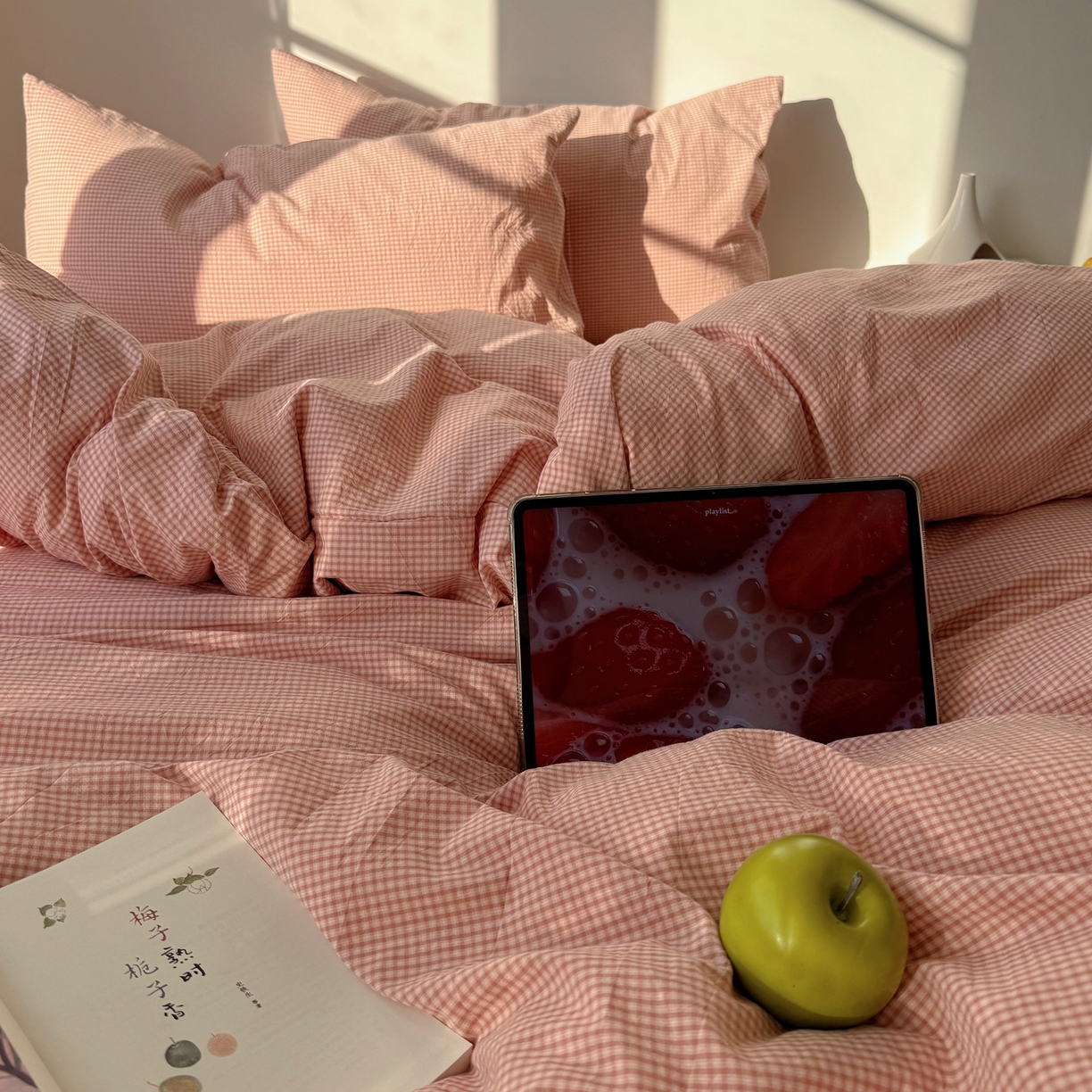 91家纺网 家纺一手货源 找家纺 六巷胡同 2026新款INS博主风A类全棉纯棉色织水洗棉格子四件套 觅影-粉格