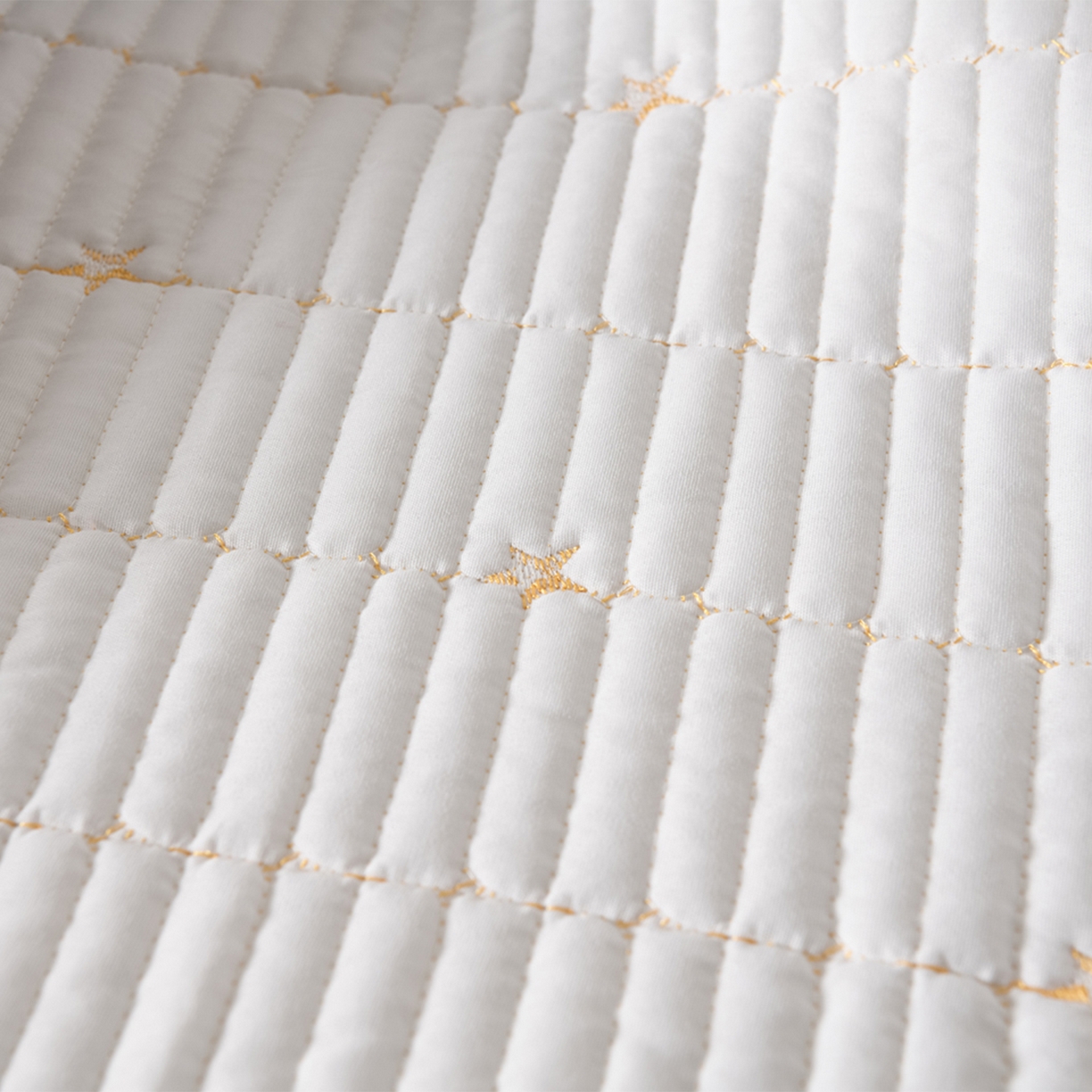 91家纺网 家纺一手货源 找家纺 优品惠 2026新款A类刺绣大豆夹棉床笠 星星灰