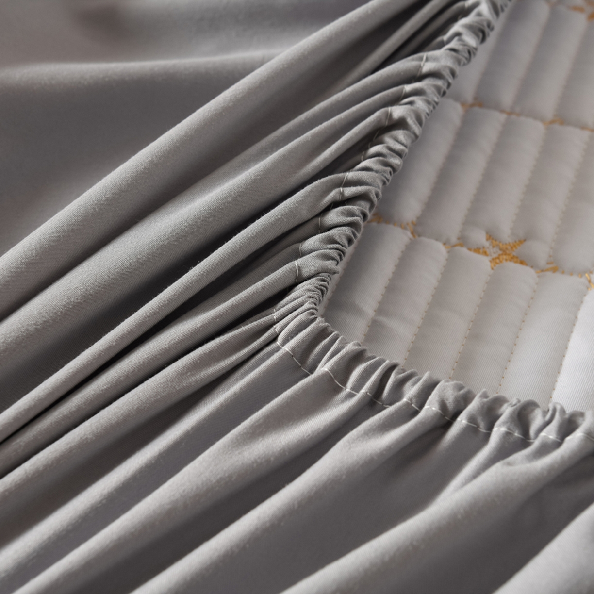 91家纺网 家纺一手货源 找家纺 优品惠 2026新款A类刺绣大豆夹棉床笠 星星灰