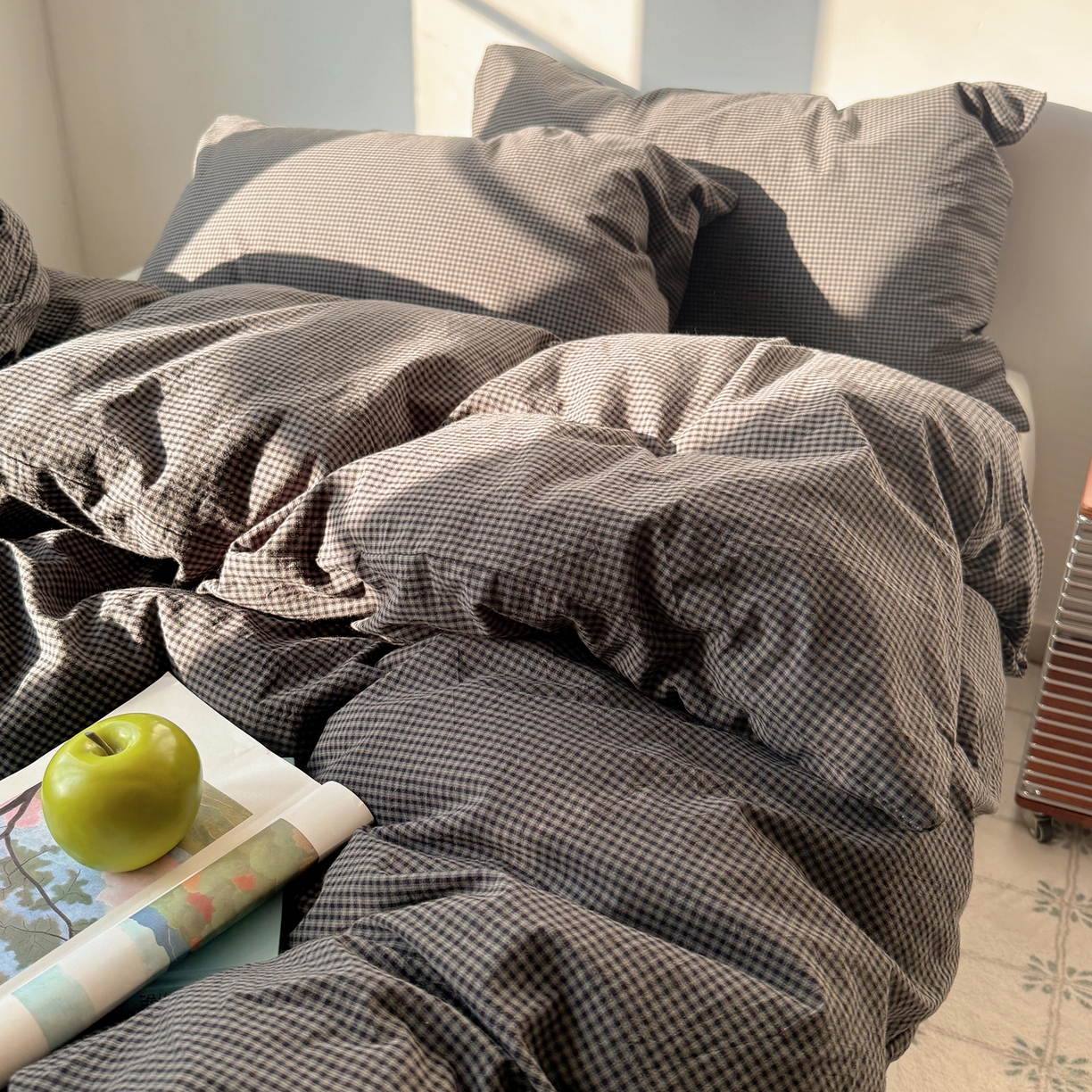 91家纺网 家纺一手货源 找家纺 六巷胡同 2026新款INS博主风A类全棉纯棉色织水洗棉格子四件套 觅影-黑格