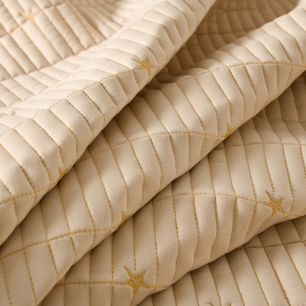 91家纺网 家纺一手货源 找家纺 优品惠 2026新款A类刺绣大豆夹棉床笠 星星咖