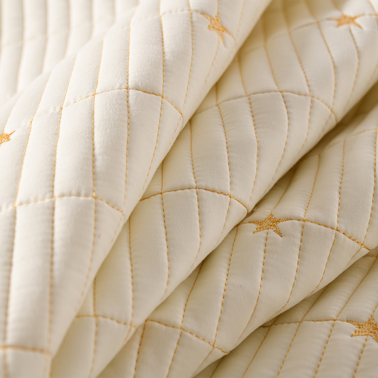 91家纺网 家纺一手货源 找家纺 优品惠 2026新款A类刺绣大豆夹棉床笠 星星米