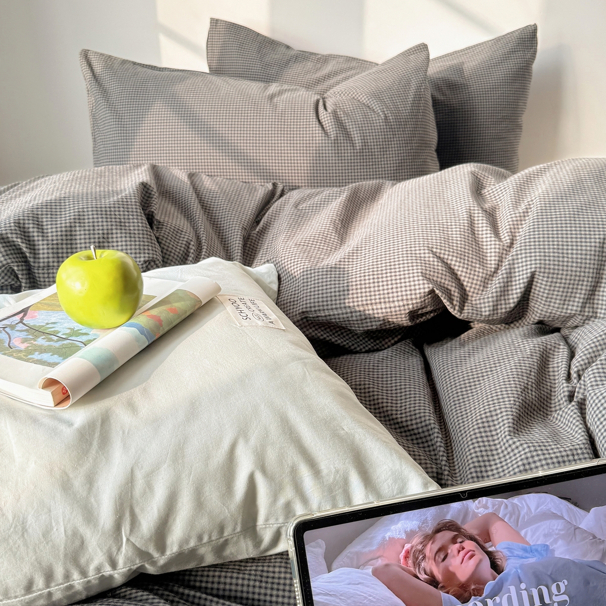 91家纺网 家纺一手货源 找家纺 六巷胡同 2026新款INS博主风A类全棉纯棉色织水洗棉格子四件套 觅影-黑格