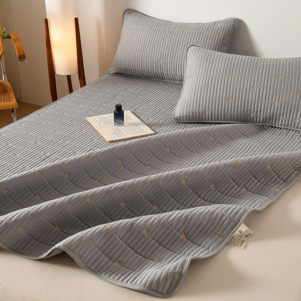 91家纺网 家纺一手货源 找家纺 优品惠 2026新款A类刺绣大豆夹棉床笠 星星灰