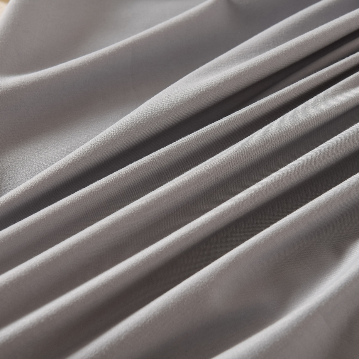 91家纺网 家纺一手货源 找家纺 优品惠 2026新款A类刺绣大豆夹棉床笠 爱心灰