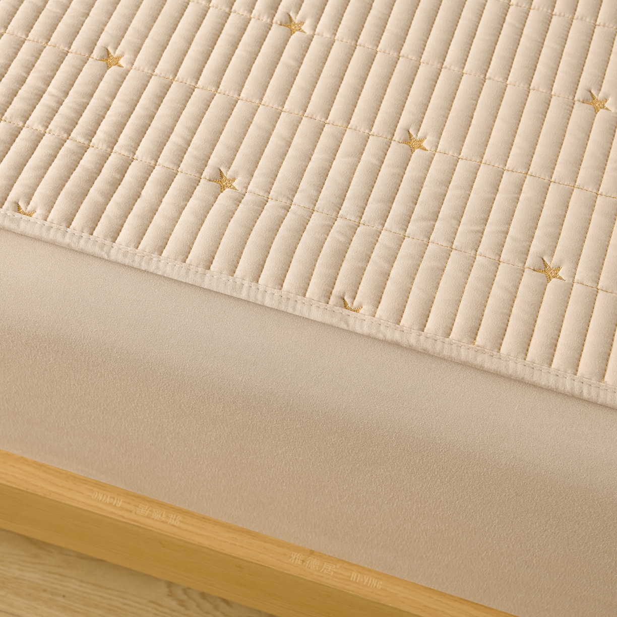 91家纺网 家纺一手货源 找家纺 优品惠 2026新款A类刺绣大豆夹棉床笠 星星咖