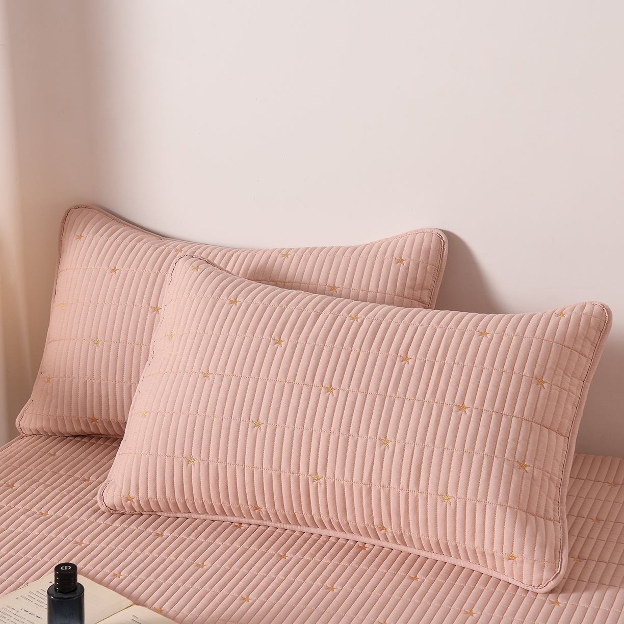 91家纺网 家纺一手货源 找家纺 优品惠 2026新款A类刺绣大豆夹棉床笠 星星粉