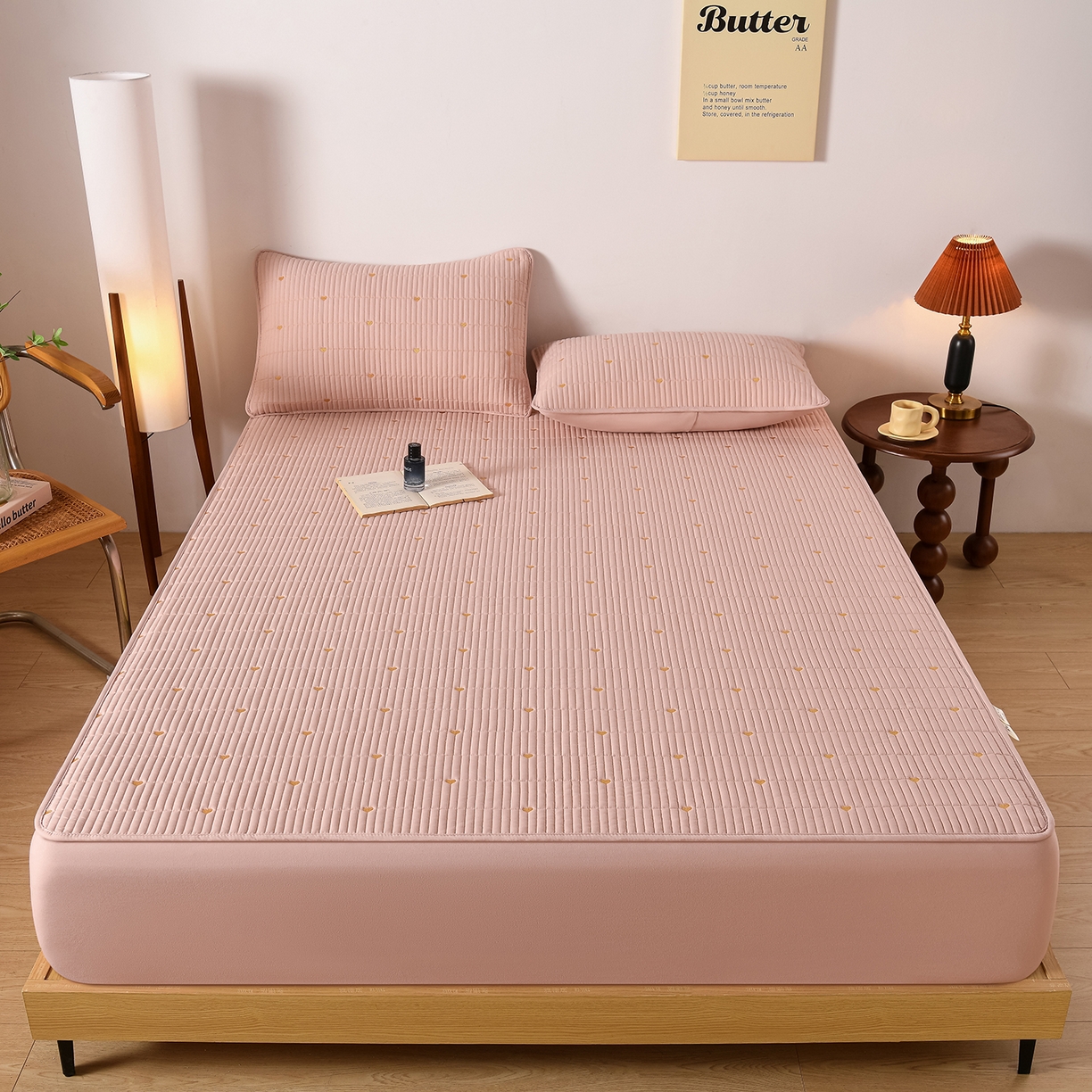 91家纺网 家纺一手货源 找家纺 优品惠 2026新款A类刺绣大豆夹棉床笠 爱心粉