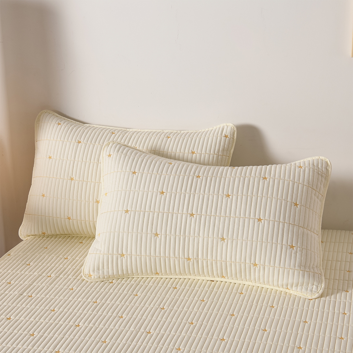 91家纺网 家纺一手货源 找家纺 优品惠 2026新款A类刺绣大豆夹棉床笠 星星米