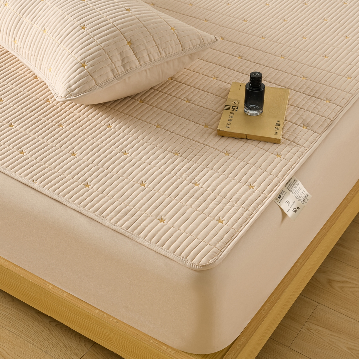 91家纺网 家纺一手货源 找家纺 优品惠 2026新款A类刺绣大豆夹棉床笠 星星咖