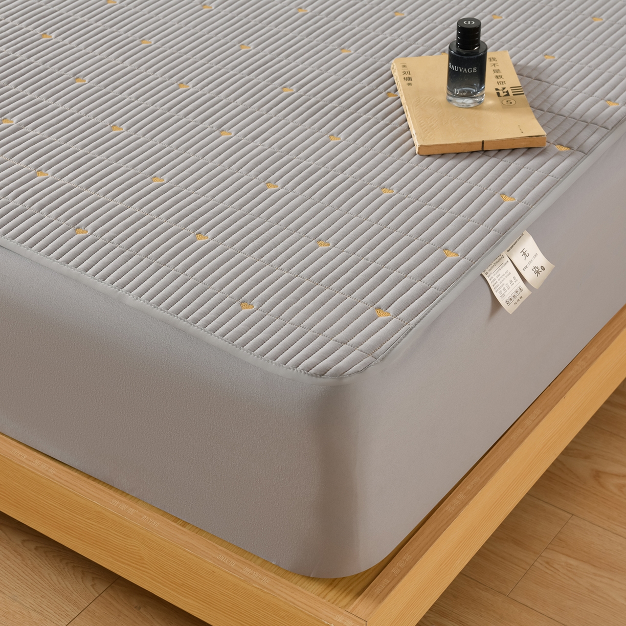 91家纺网 家纺一手货源 找家纺 优品惠 2026新款A类刺绣大豆夹棉床笠 爱心灰