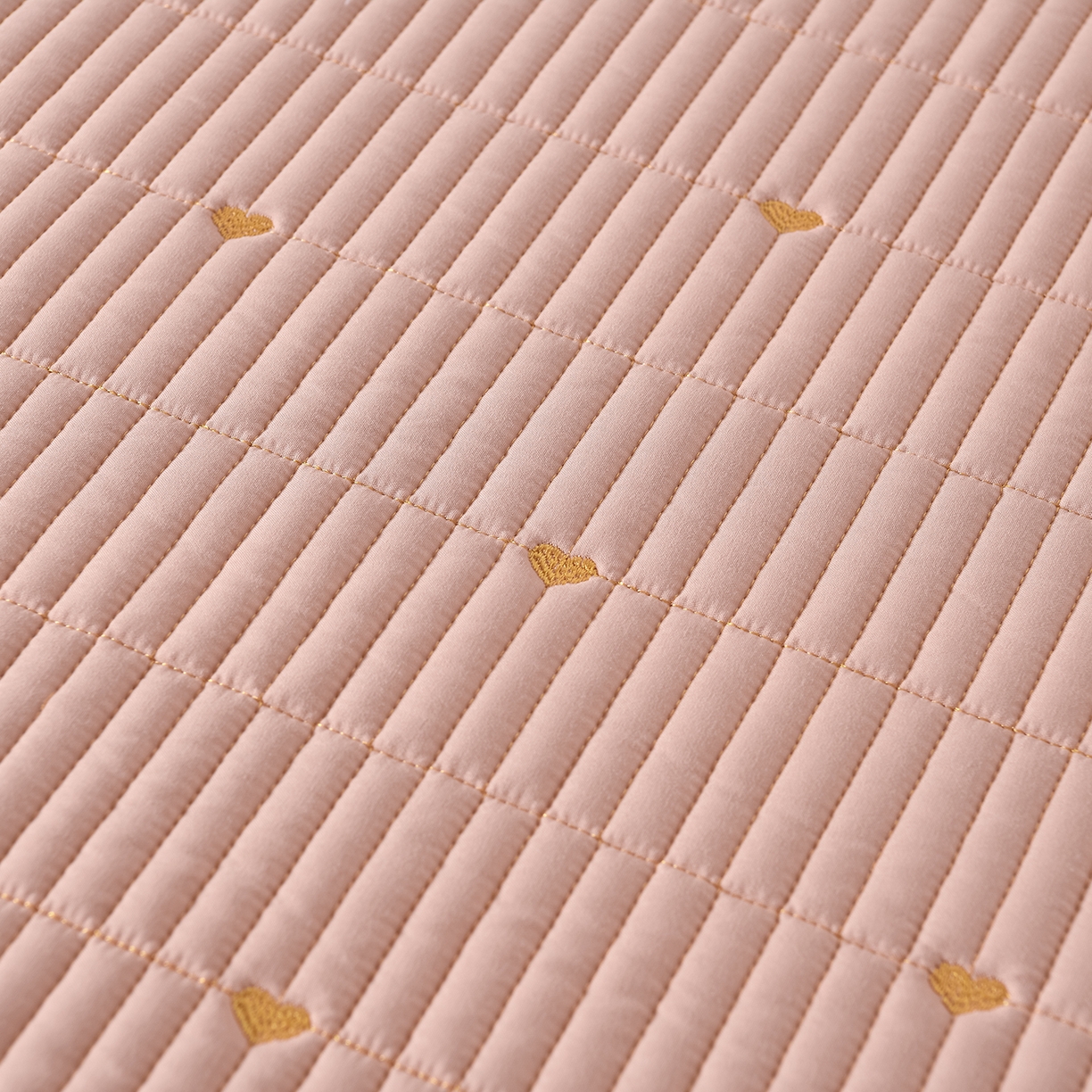 91家纺网 家纺一手货源 找家纺 优品惠 2026新款A类刺绣大豆夹棉床笠 爱心粉