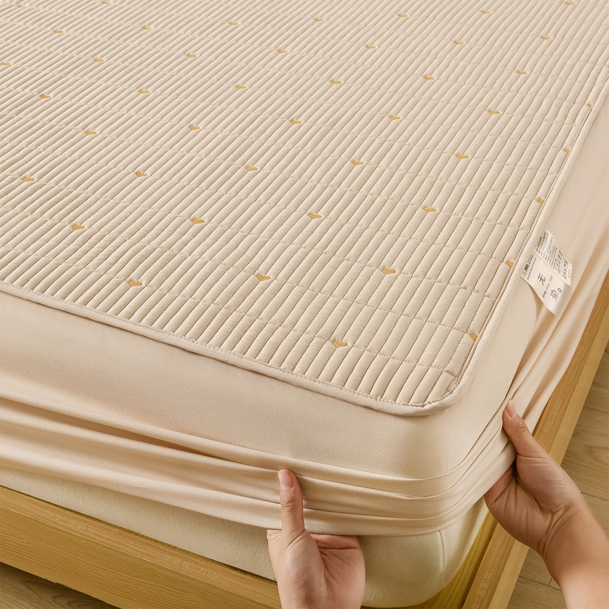 91家纺网 家纺一手货源 找家纺 优品惠 2026新款A类刺绣大豆夹棉床笠 爱心咖