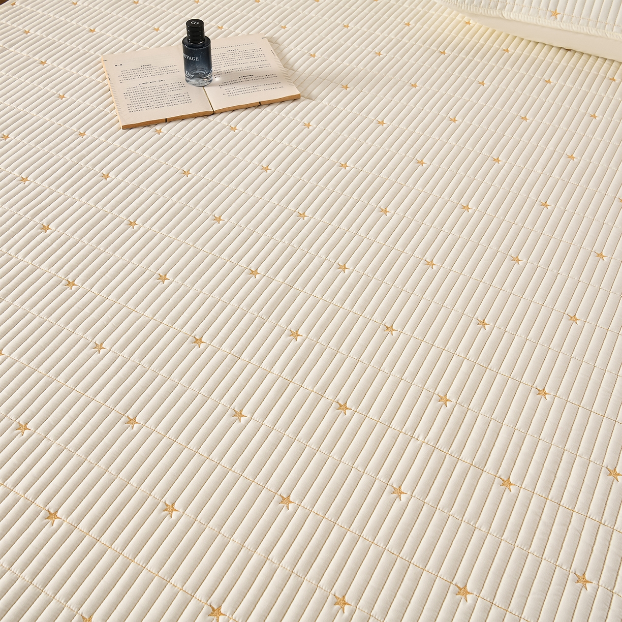 91家纺网 家纺一手货源 找家纺 优品惠 2026新款A类刺绣大豆夹棉床笠 星星米