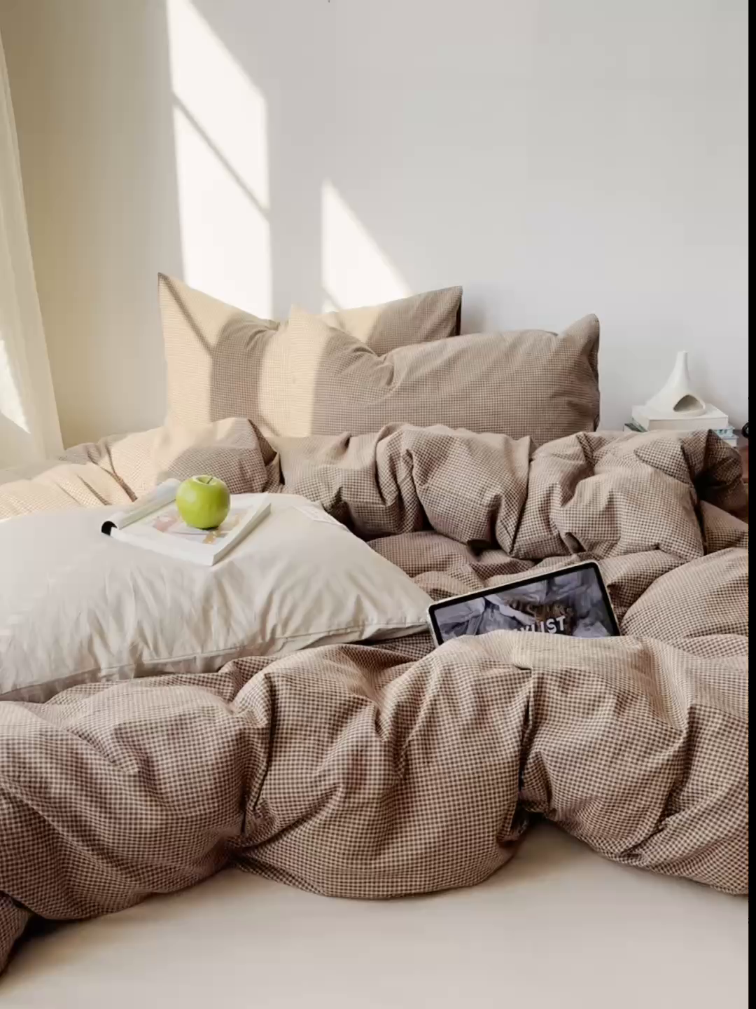 91家纺网 家纺一手货源 找家纺 六巷胡同 2026新款INS博主风A类全棉纯棉色织水洗棉格子四件套 觅影-咖格