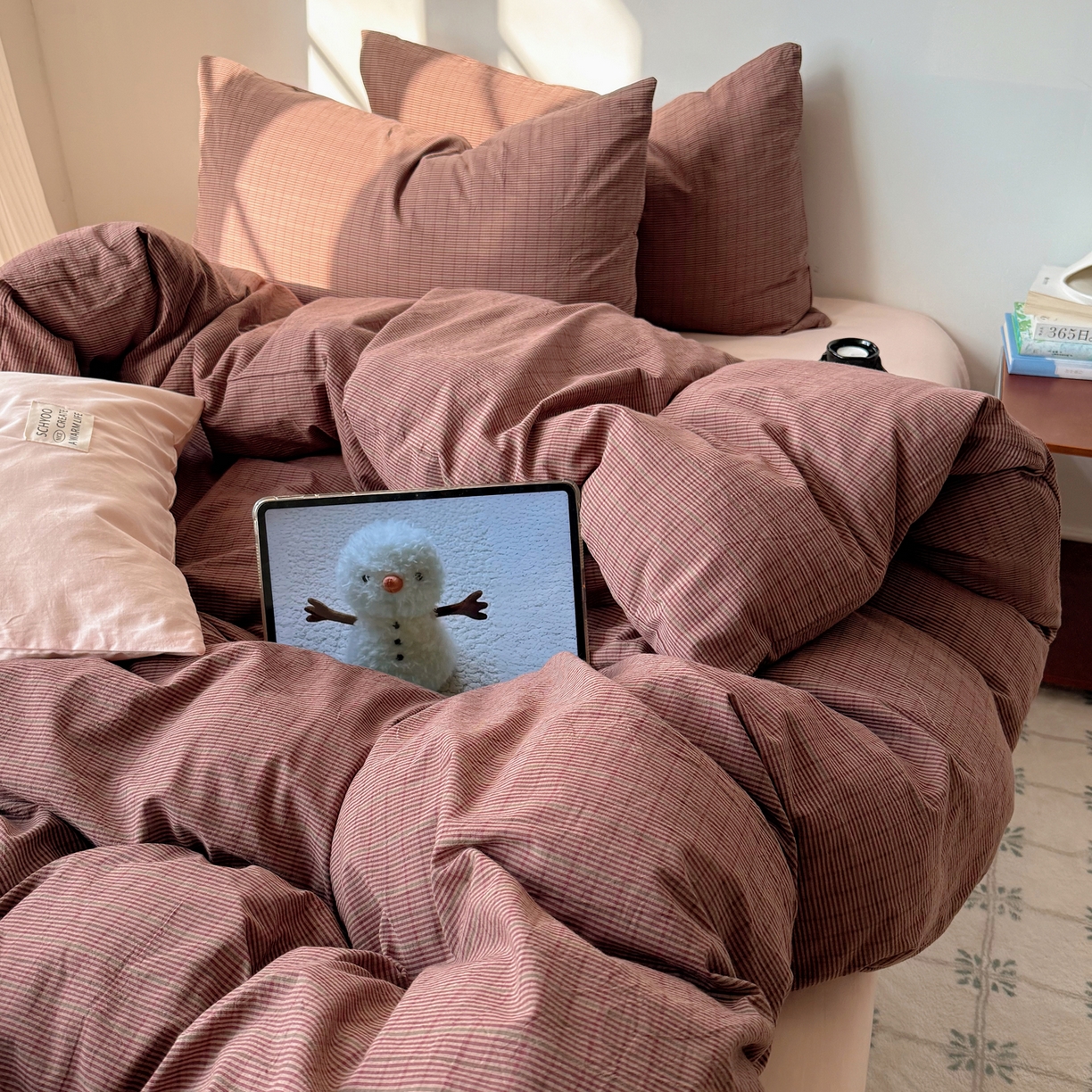 91家纺网 家纺一手货源 找家纺 六巷胡同 2026新款INS博主风A类全棉纯棉色织水洗棉格子四件套 逐风-红格