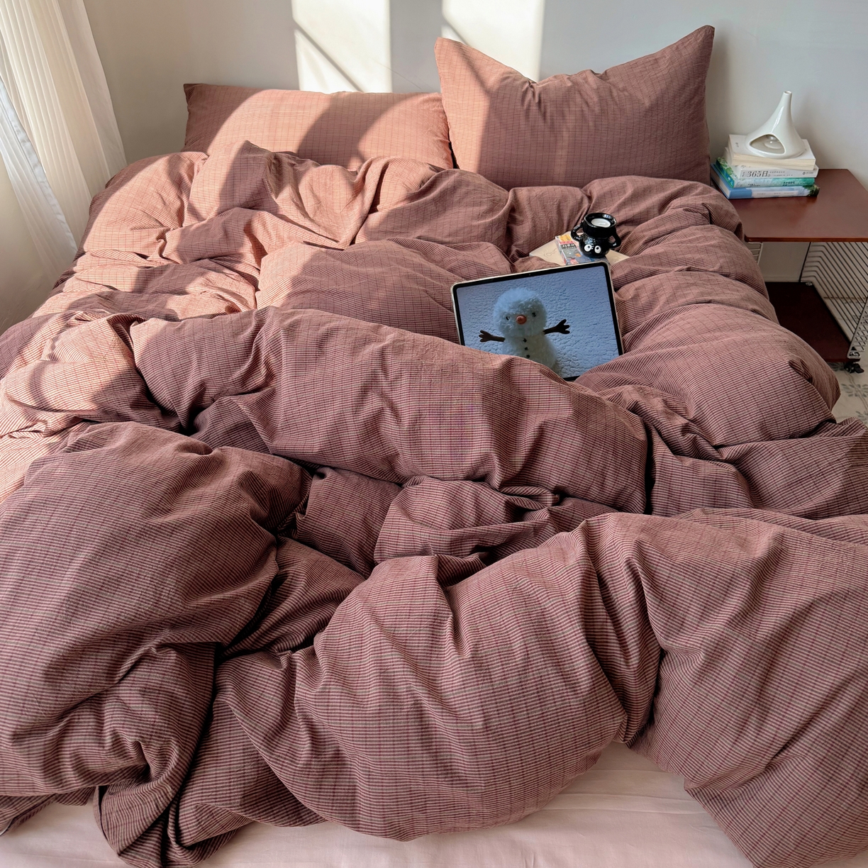 91家纺网 家纺一手货源 找家纺 六巷胡同 2026新款INS博主风A类全棉纯棉色织水洗棉格子四件套 逐风-红格