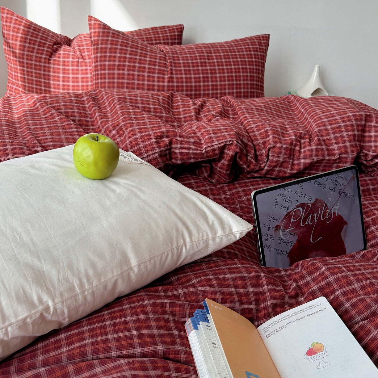 91家纺网 家纺一手货源 找家纺 六巷胡同 2026新款INS博主风A类全棉纯棉色织水洗棉格子四件套 追光-红格