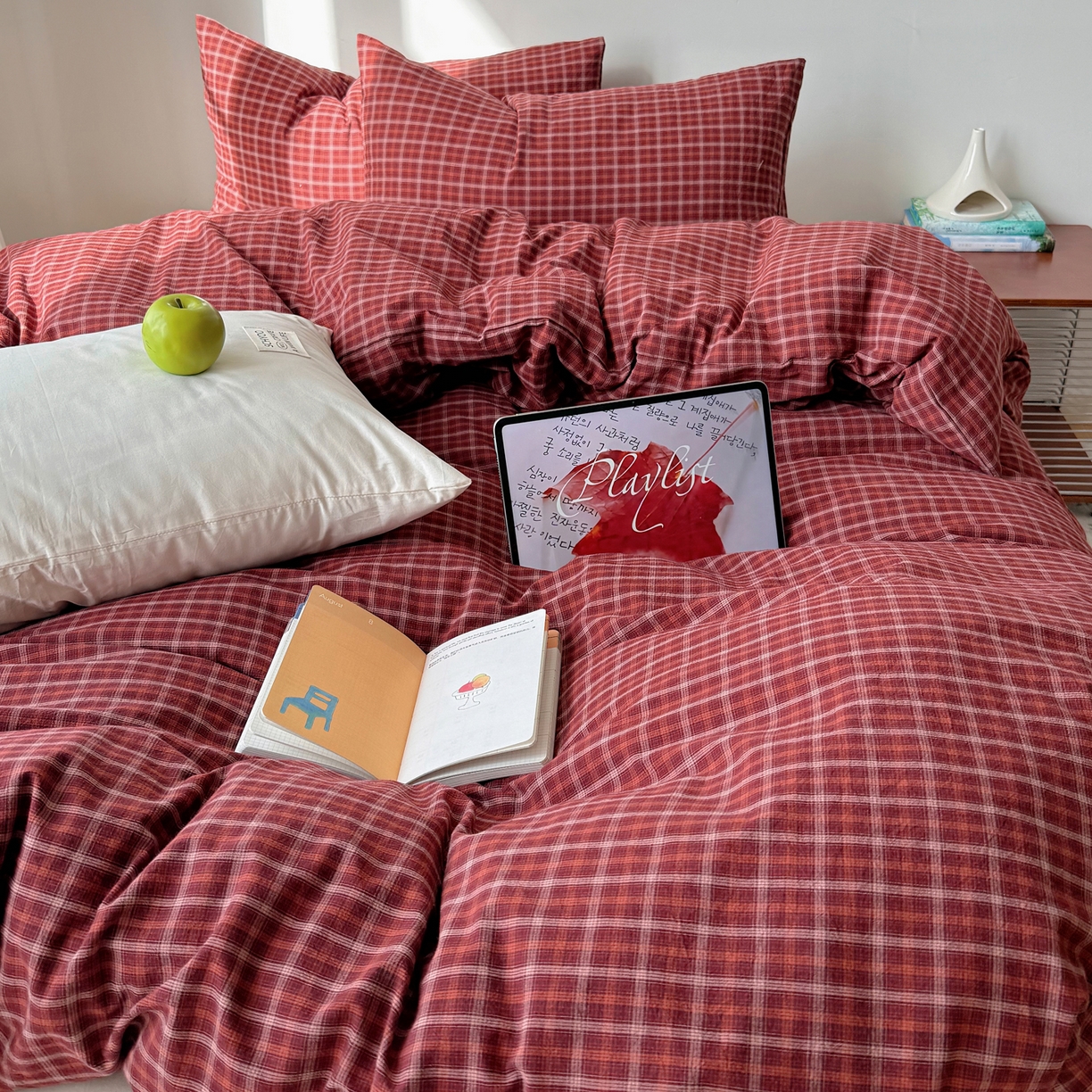 91家纺网 家纺一手货源 找家纺 六巷胡同 2026新款INS博主风A类全棉纯棉色织水洗棉格子四件套 追光-红格